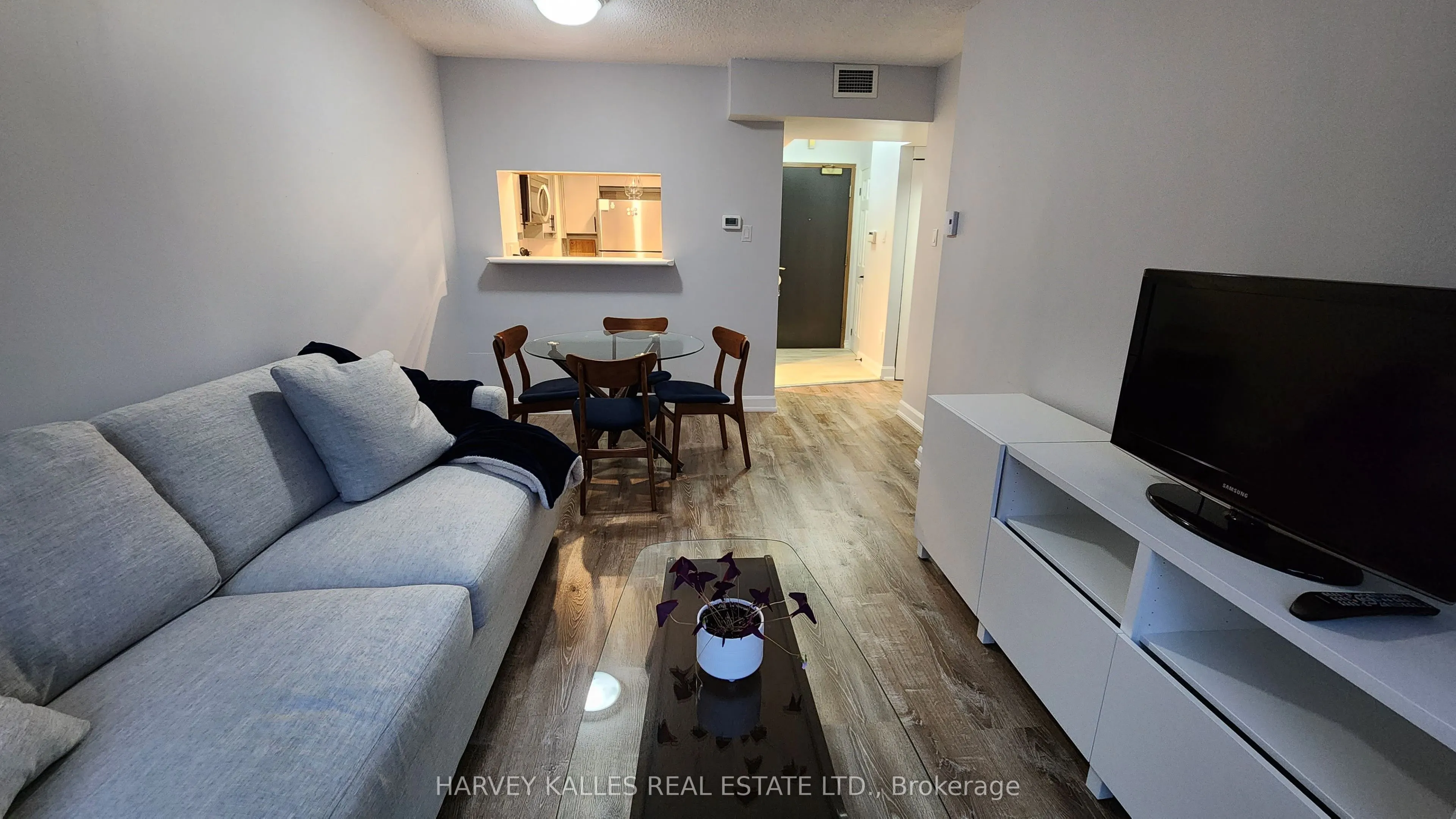 7 Broadway Avenue #211