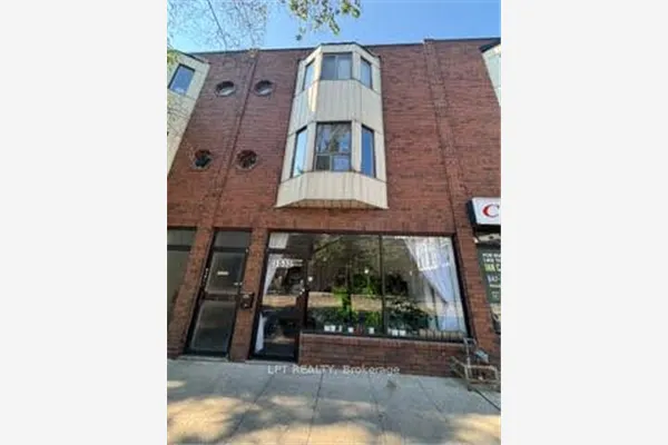 1535 Dundas Street W