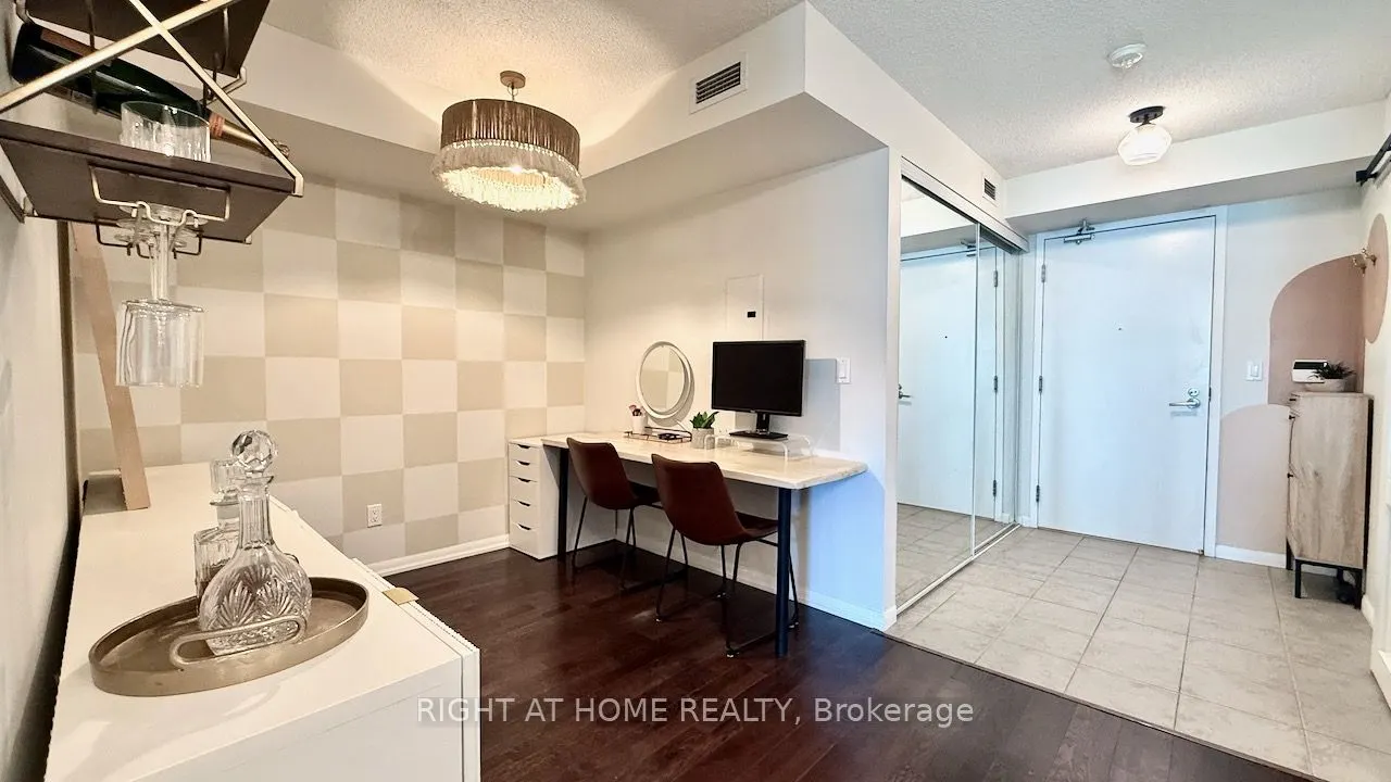 209 Fort York Boulevard S #656