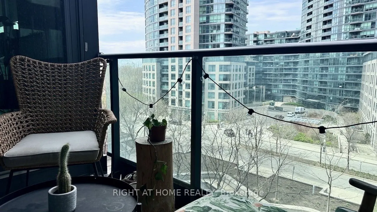 209 Fort York Boulevard S #656