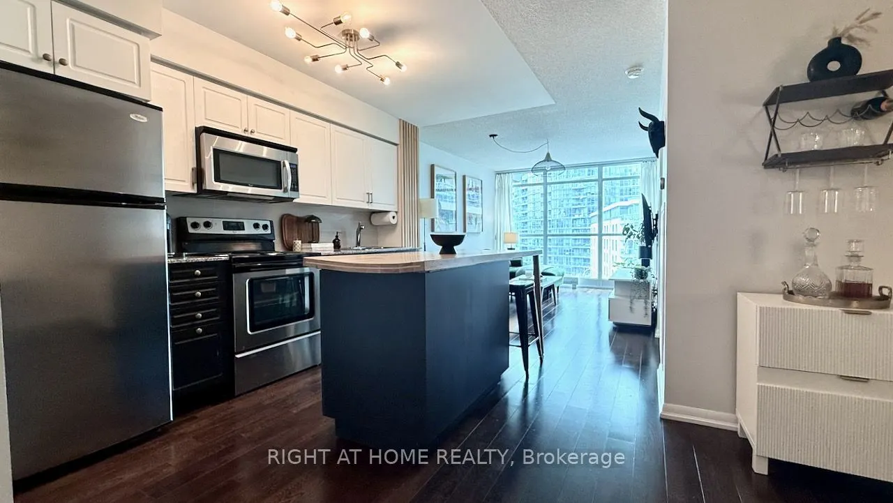 209 Fort York Boulevard S #656
