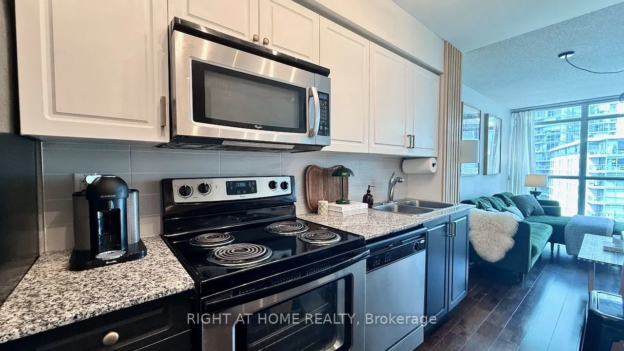 209 Fort York Boulevard S #656