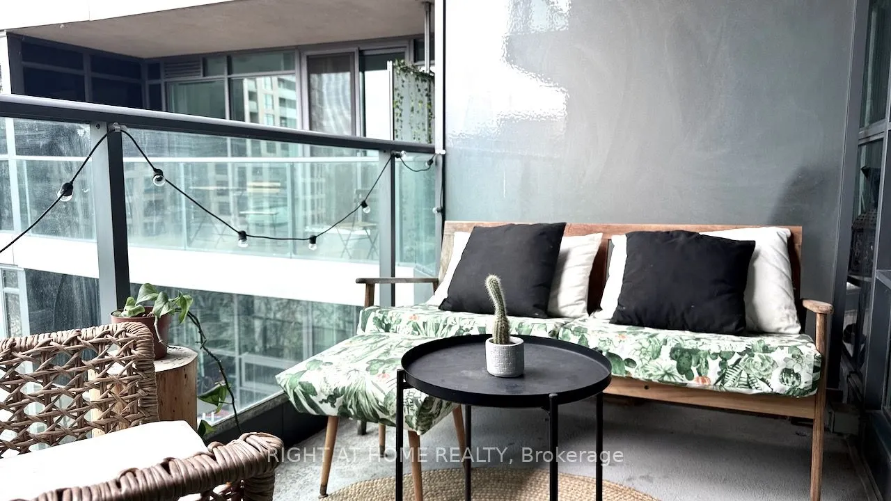 209 Fort York Boulevard S #656