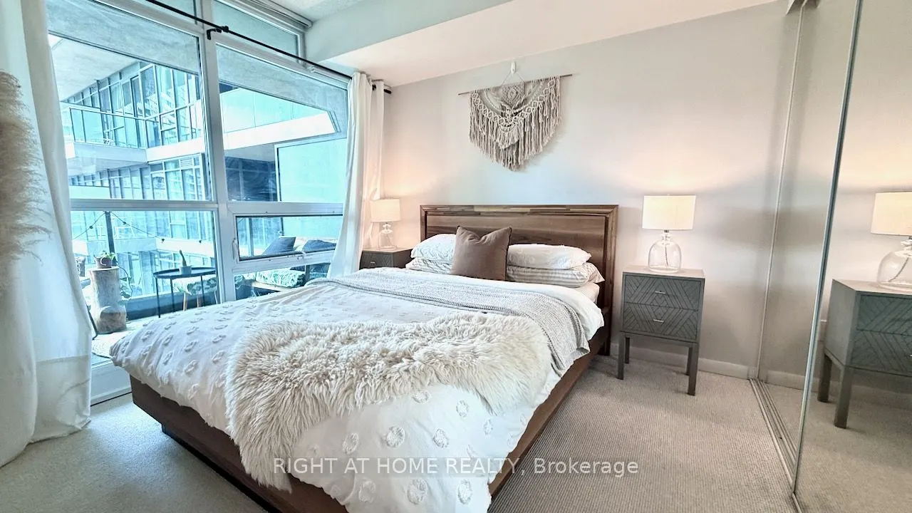 209 Fort York Boulevard S #656