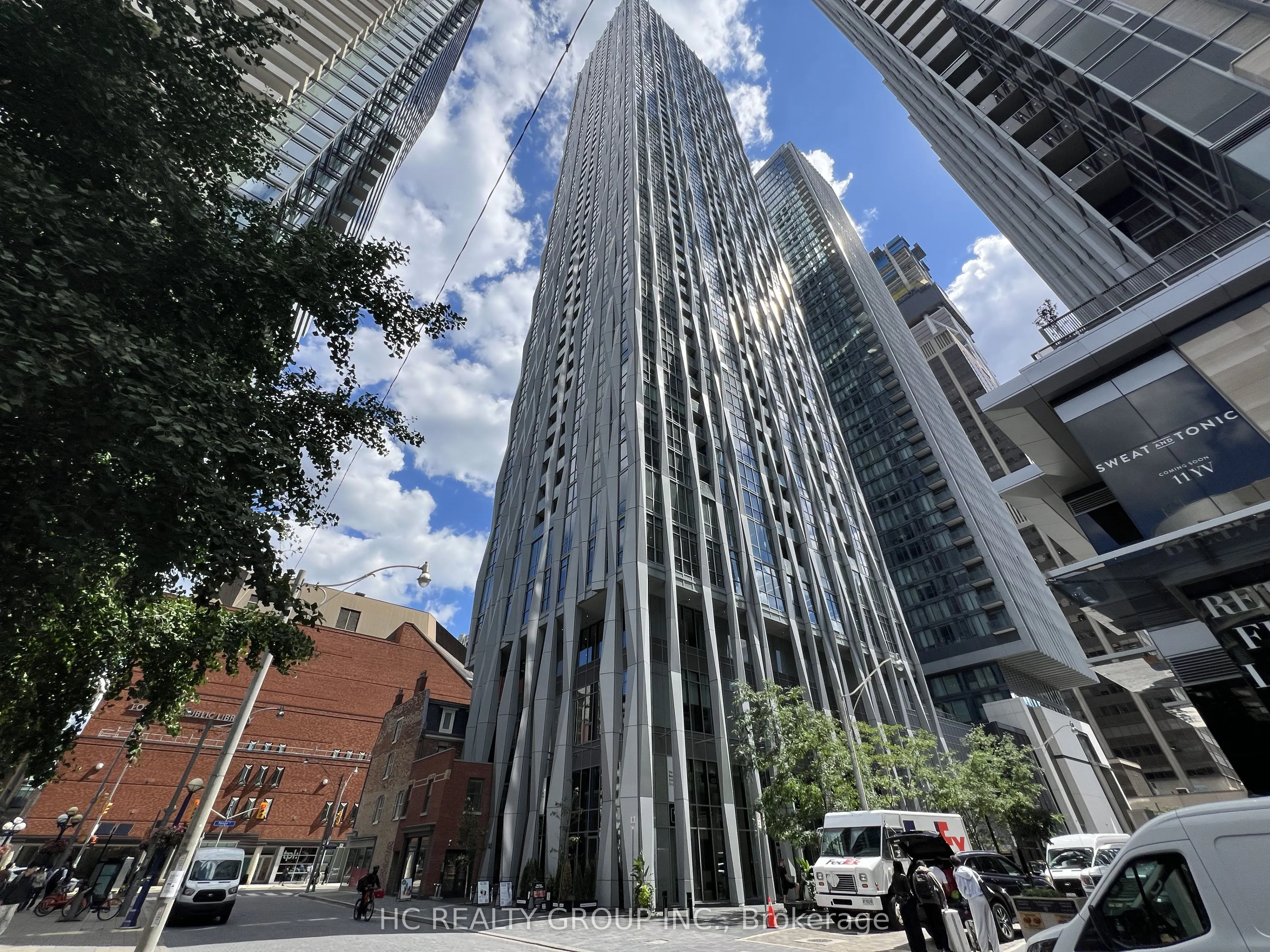 1 Yorkville Avenue #4512