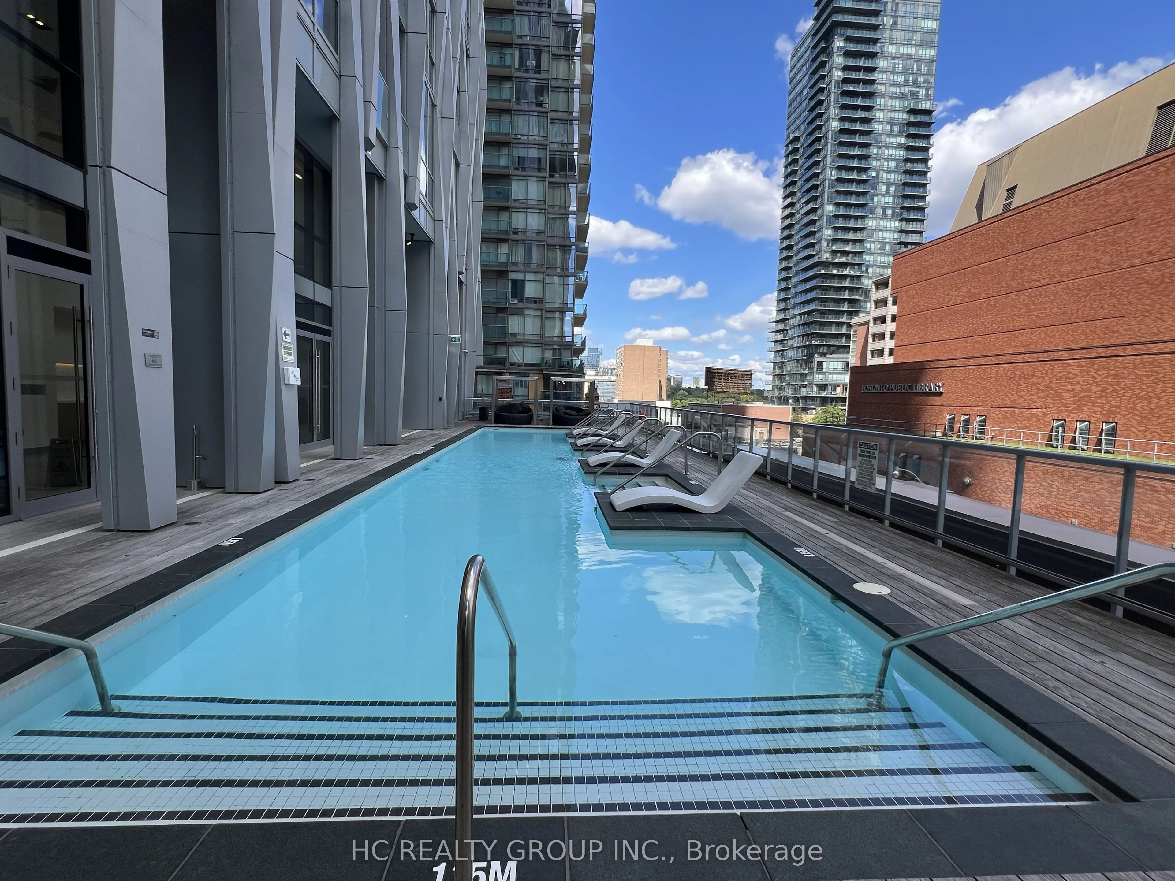 1 Yorkville Avenue #4512