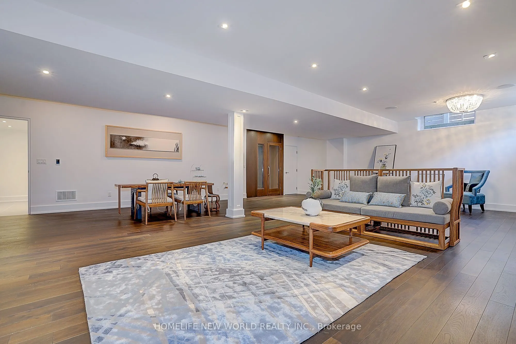 7 Valliere Place W