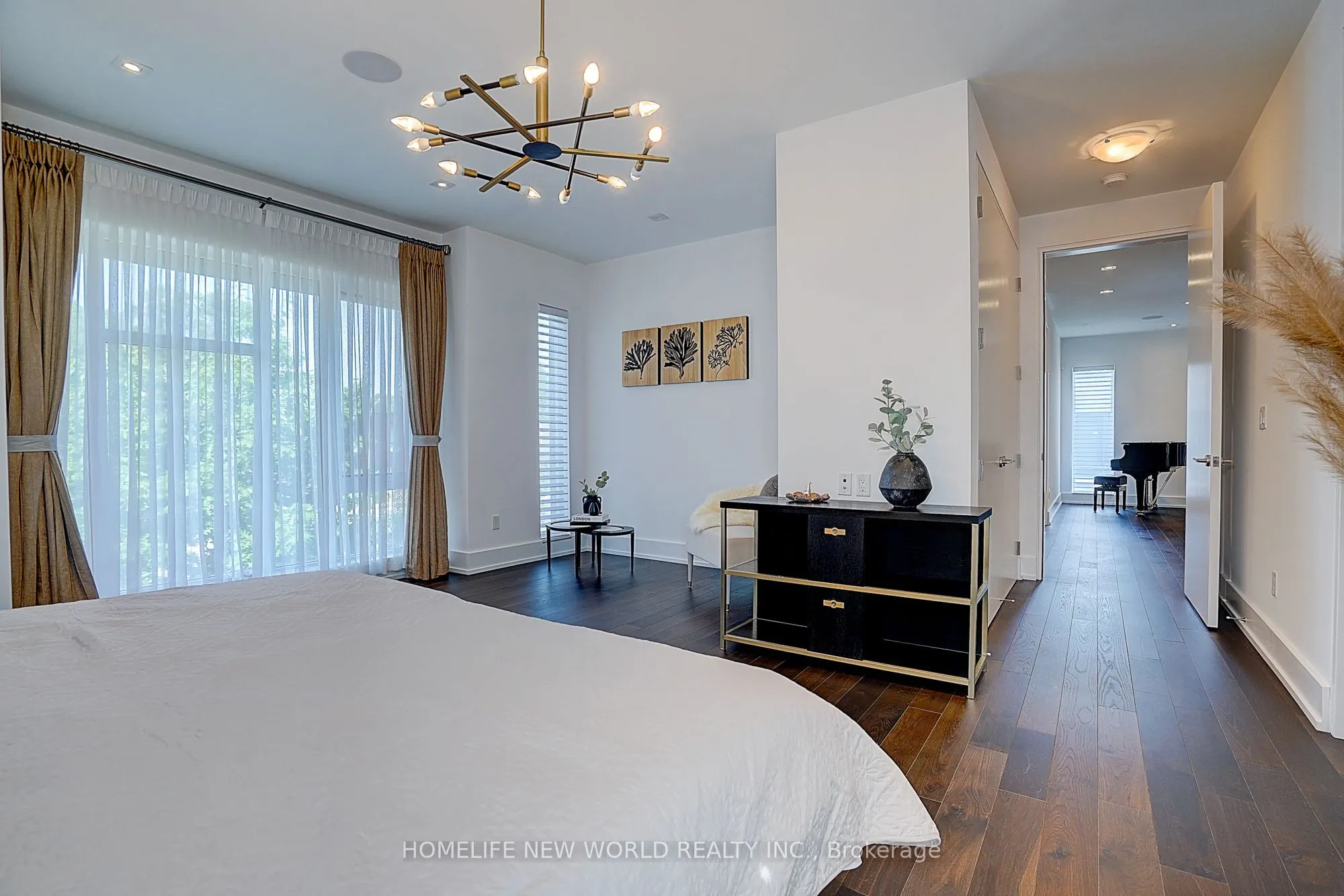 7 Valliere Place W