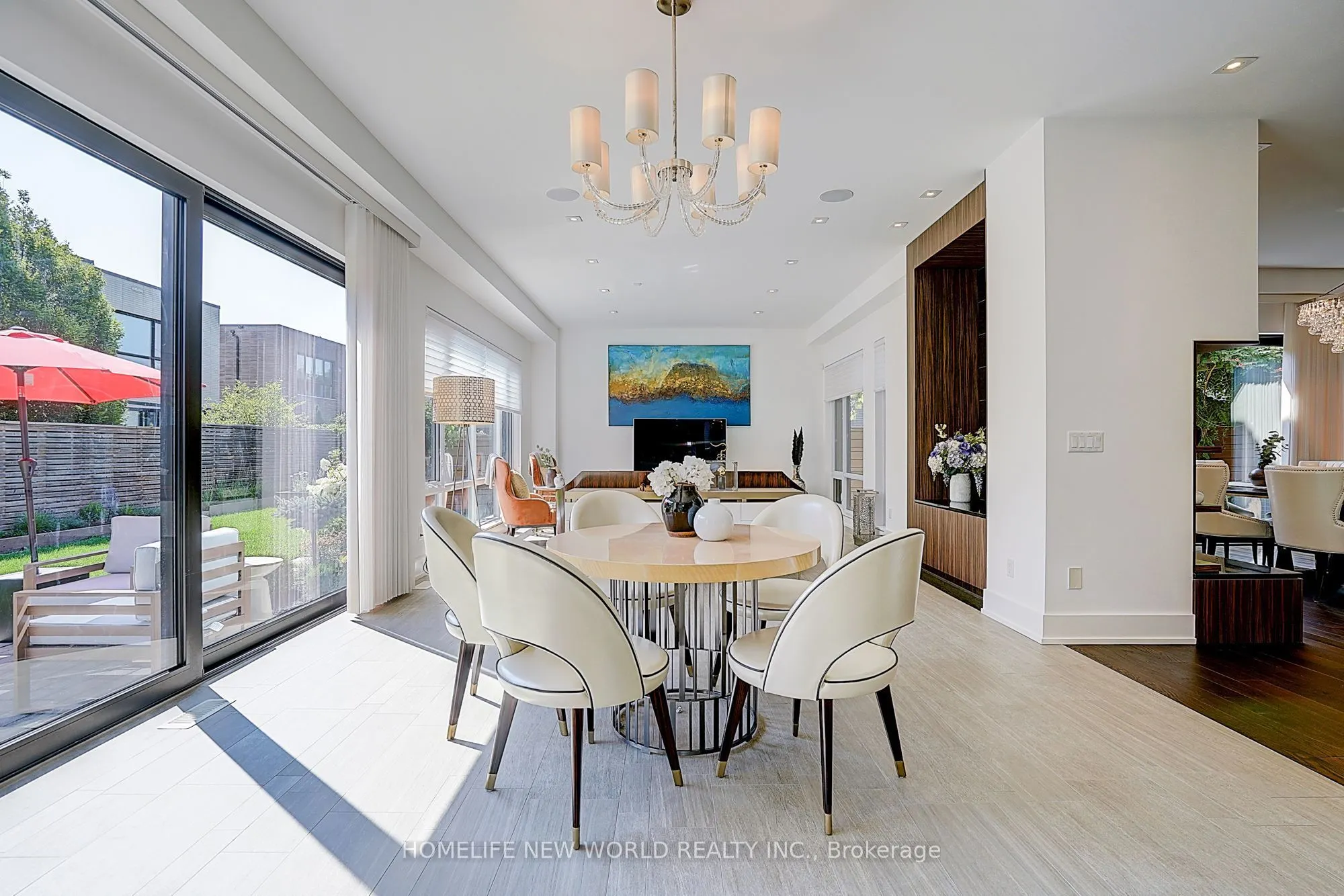 7 Valliere Place W