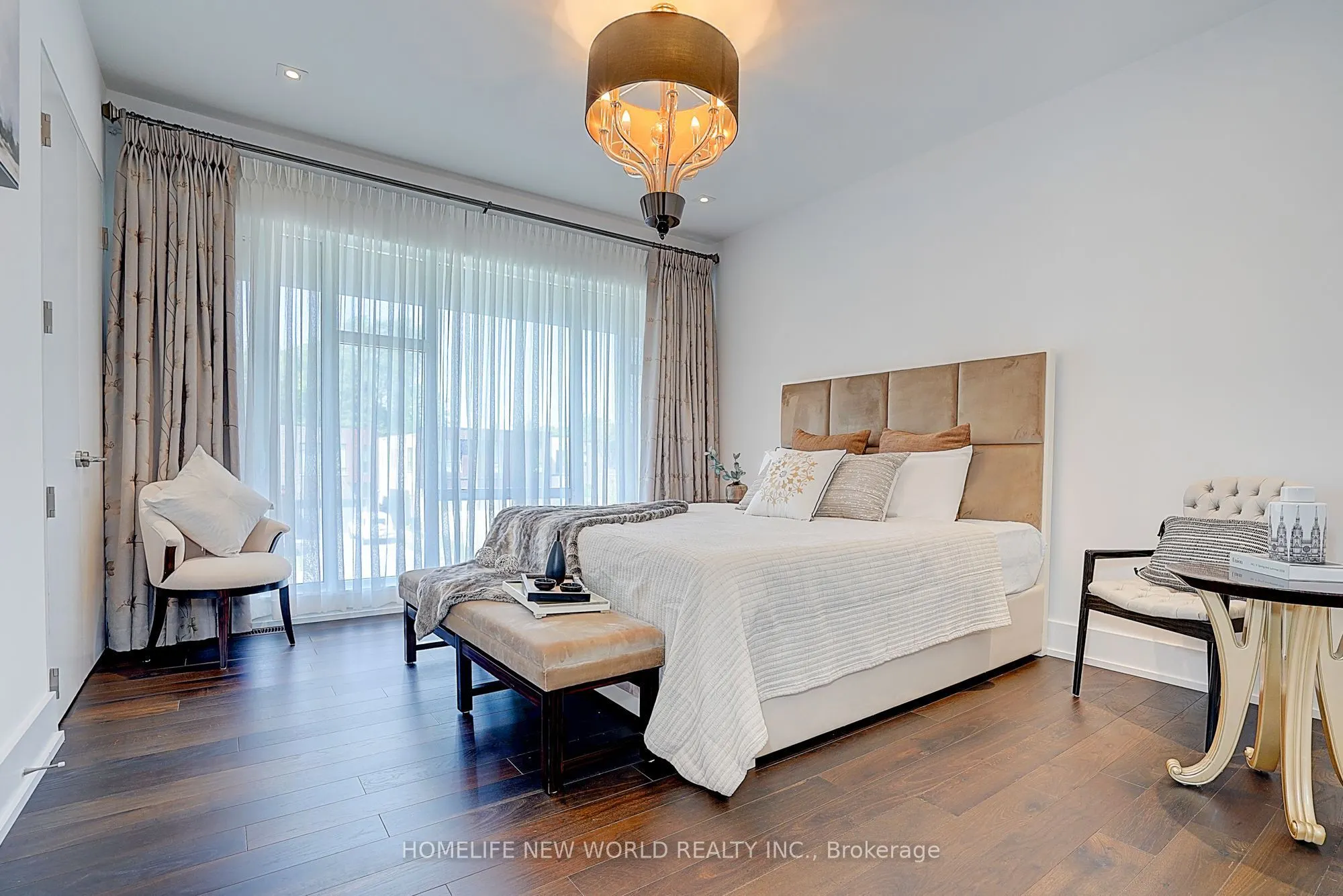 7 Valliere Place W