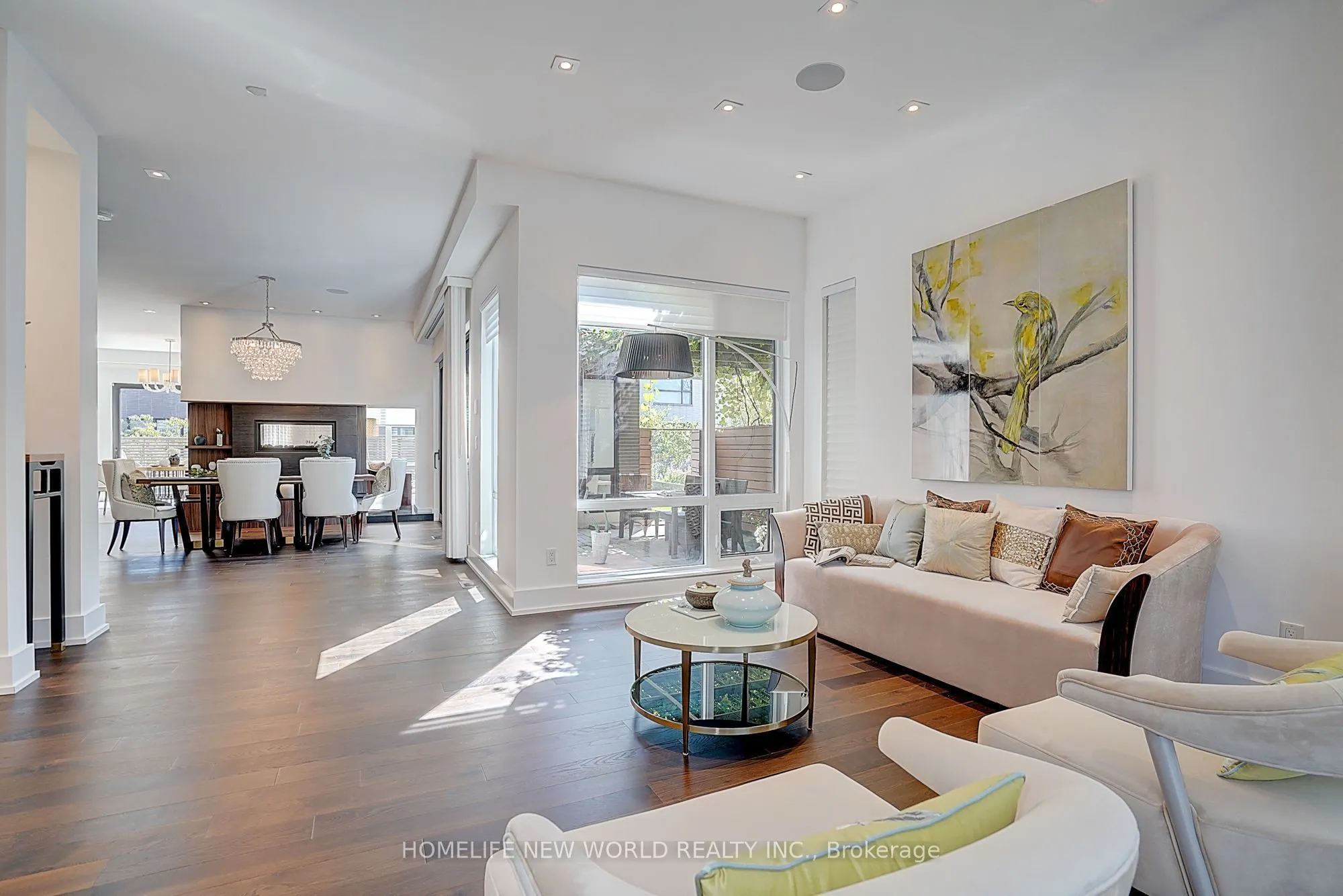 7 Valliere Place W