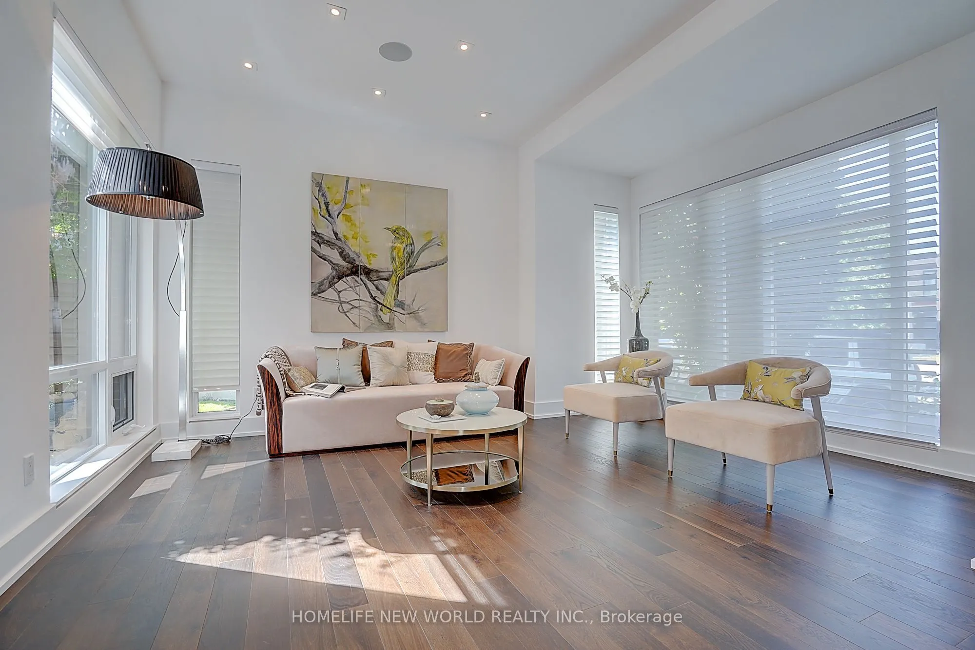 7 Valliere Place W