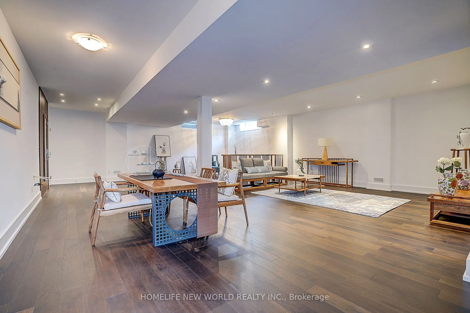 7 Valliere Place W