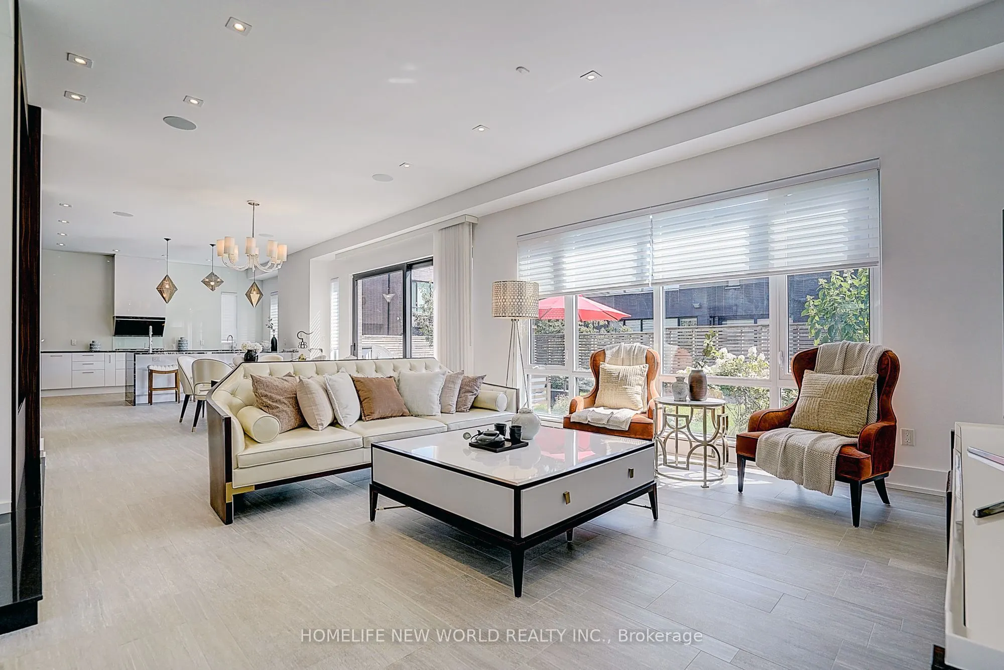 7 Valliere Place W