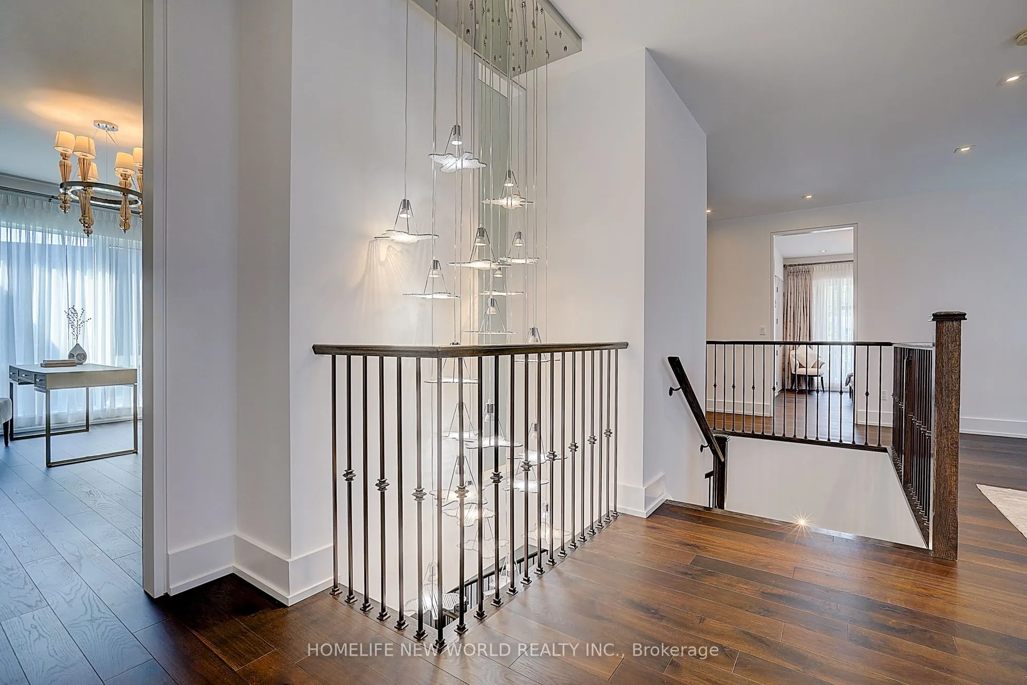 7 Valliere Place W