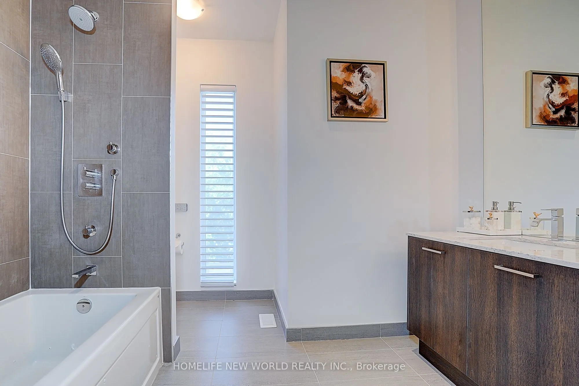 7 Valliere Place W