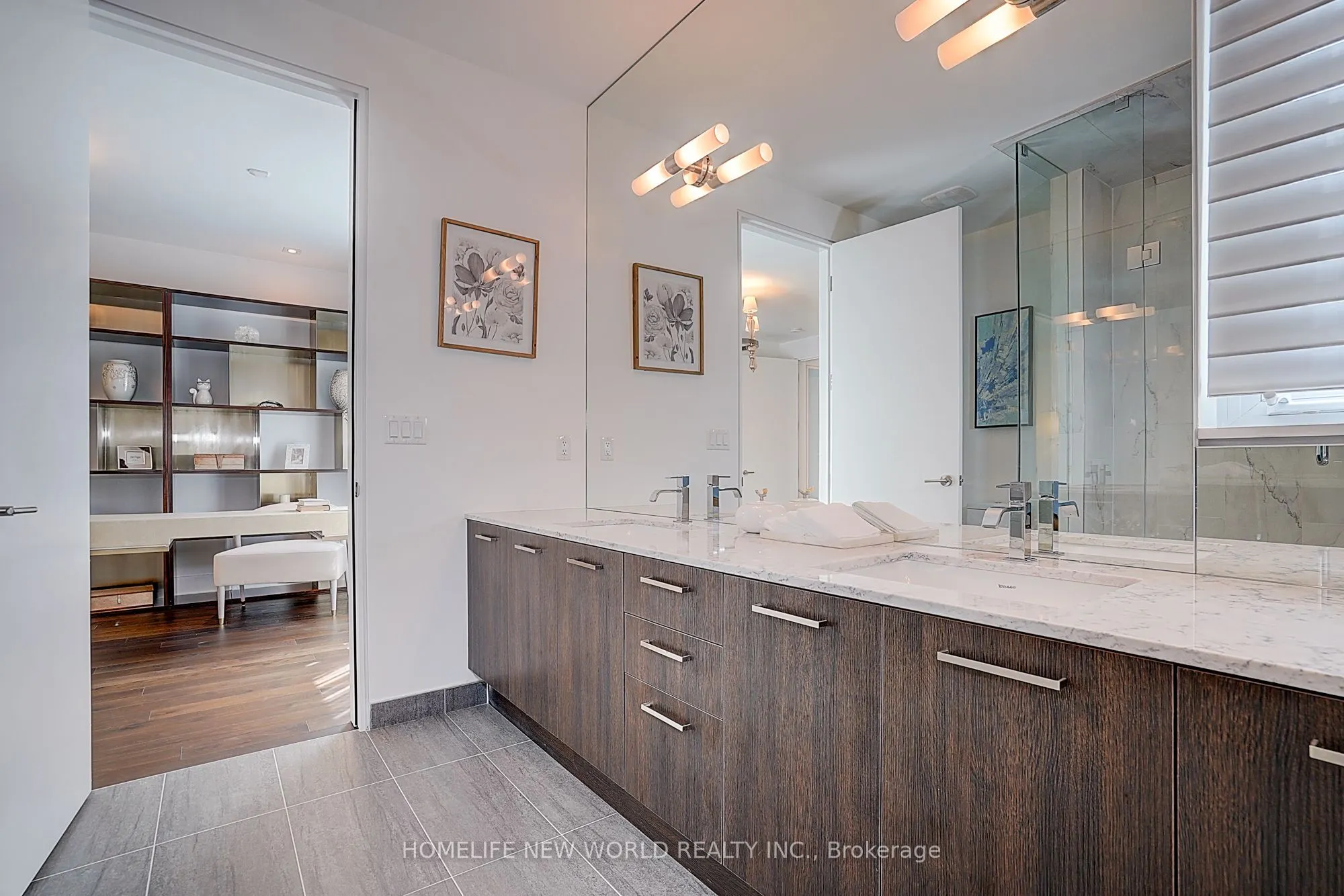 7 Valliere Place W
