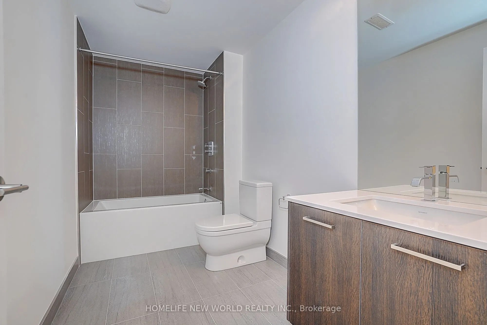 7 Valliere Place W