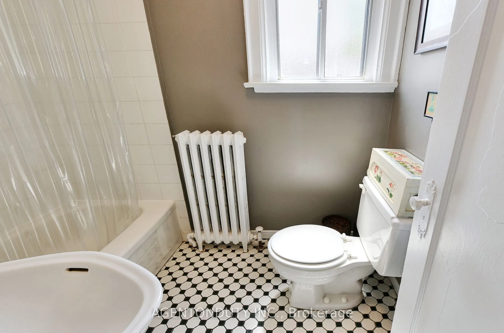 1646 Bathurst Street #17