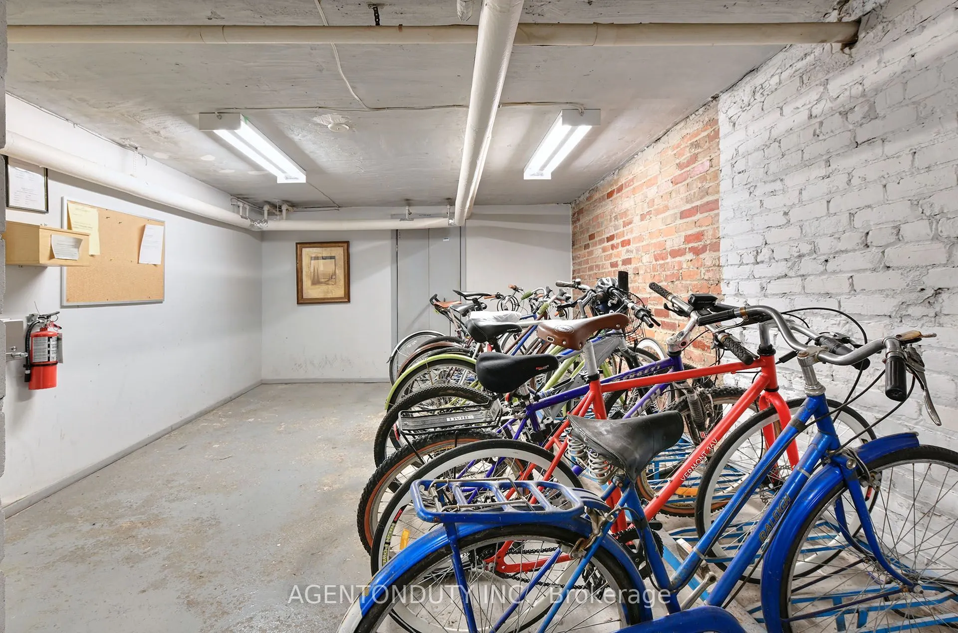 1646 Bathurst Street #17