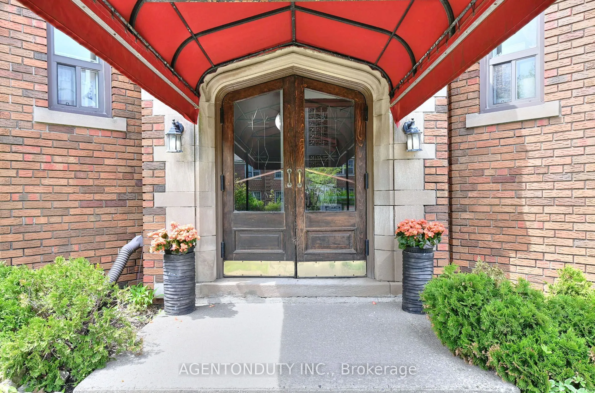 1646 Bathurst Street #17