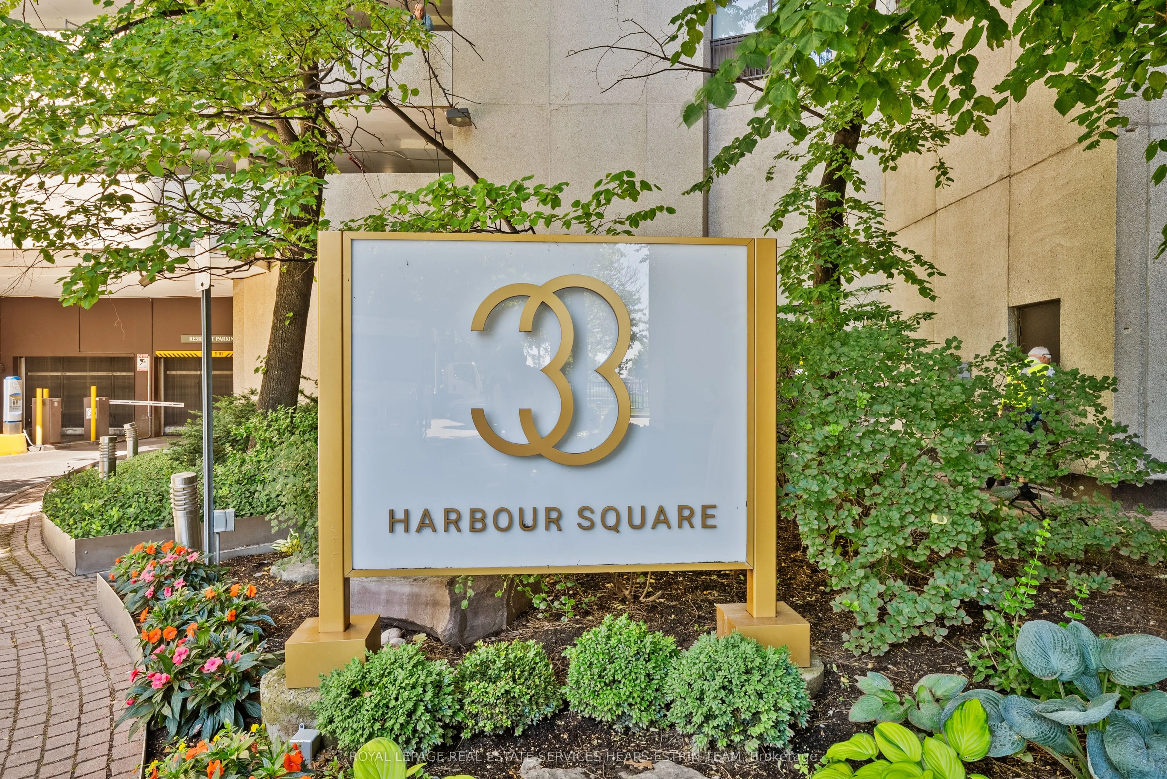 33 Harbour Square ##411