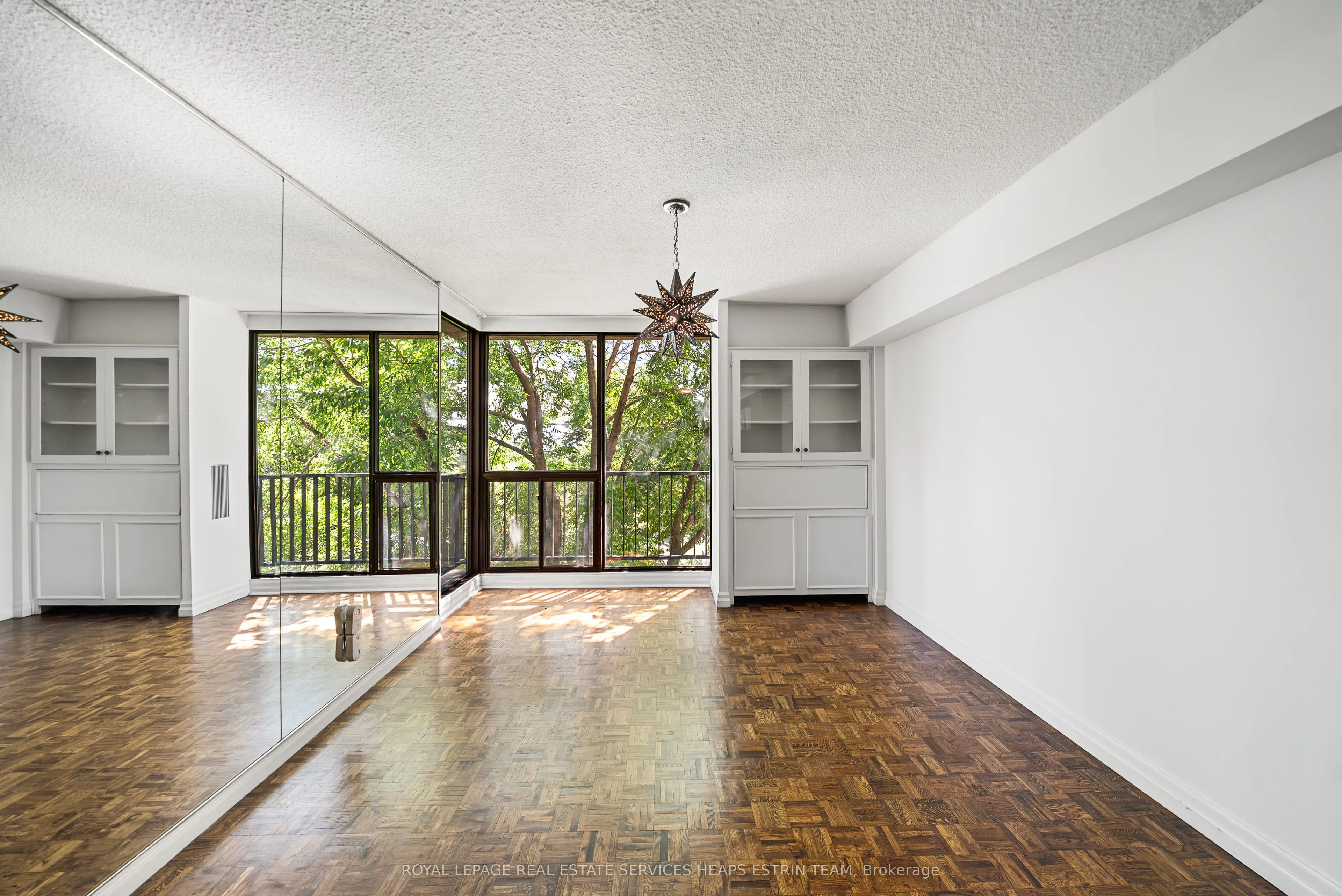 33 Harbour Square ##411