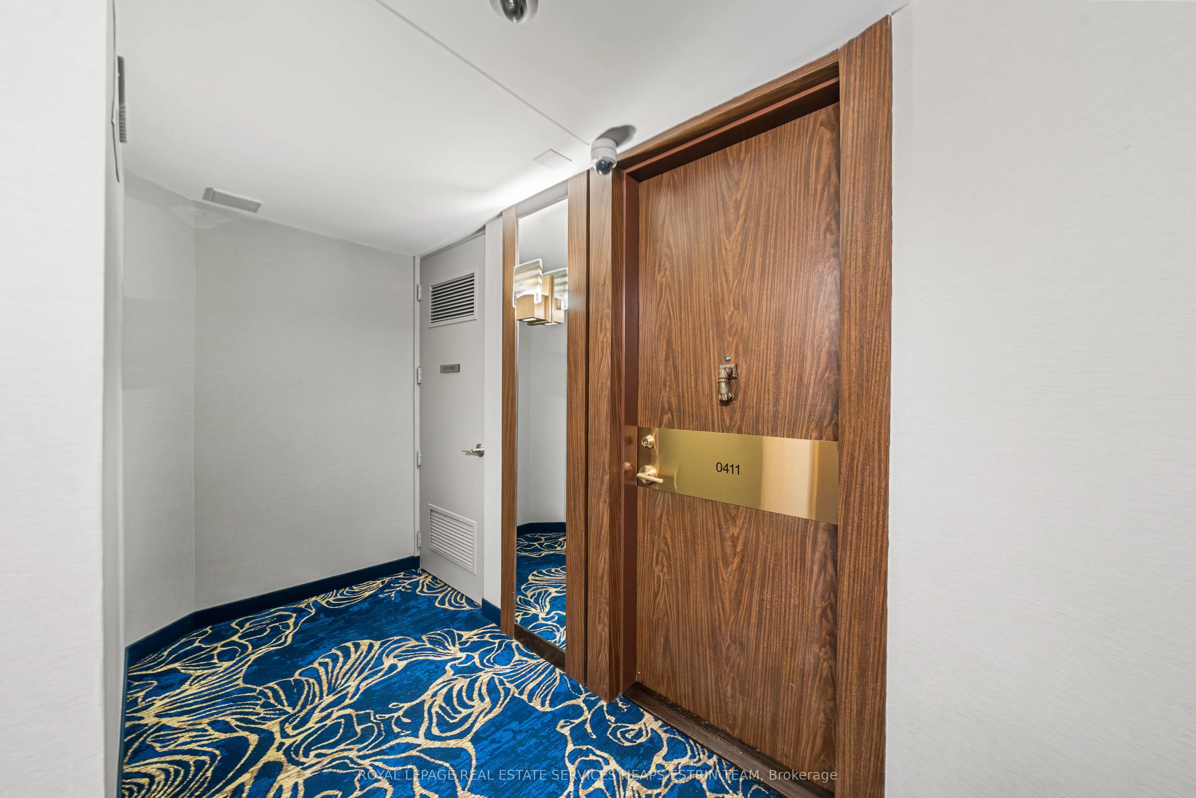 33 Harbour Square ##411