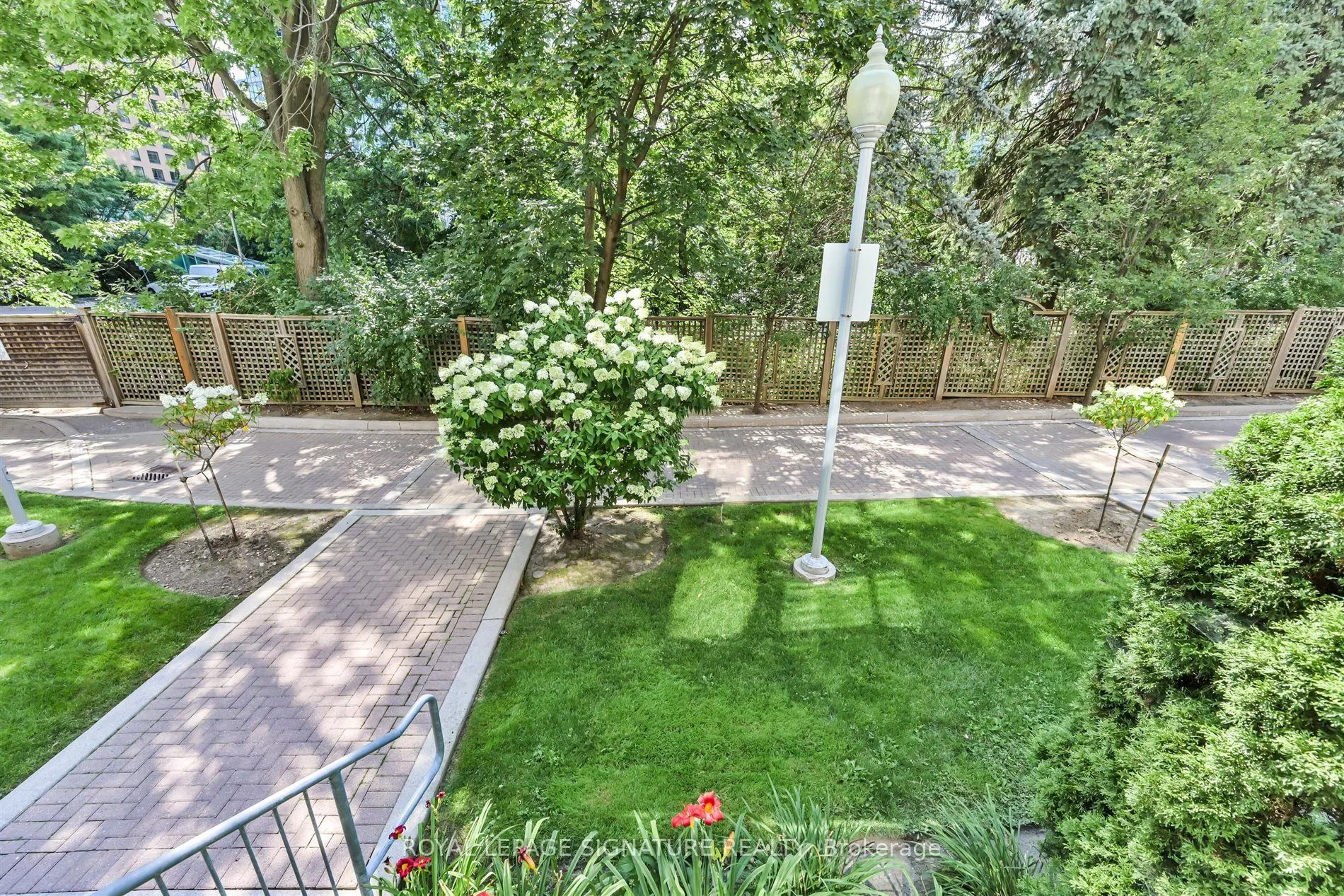 70 Byng Avenue #24