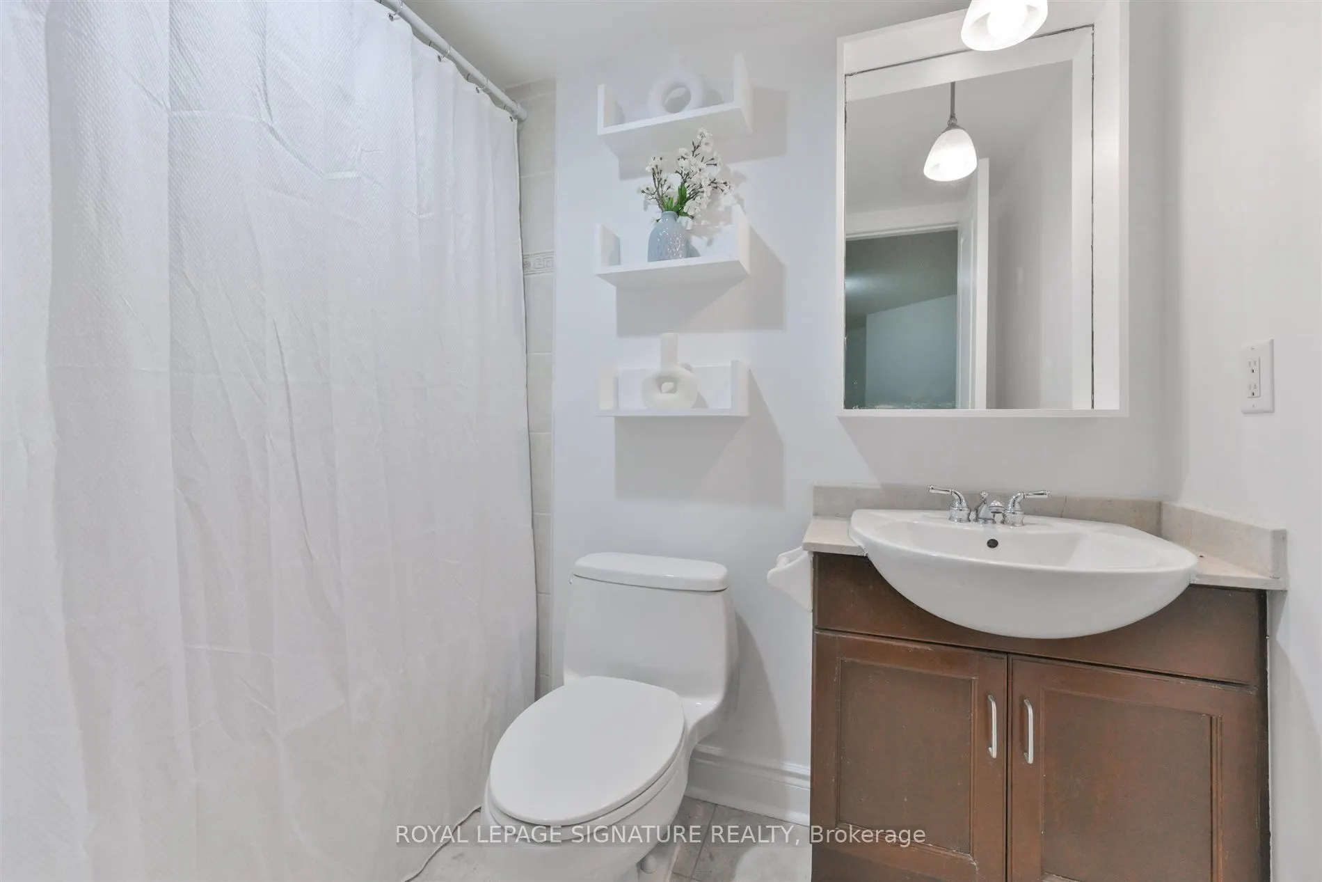 70 Byng Avenue #24