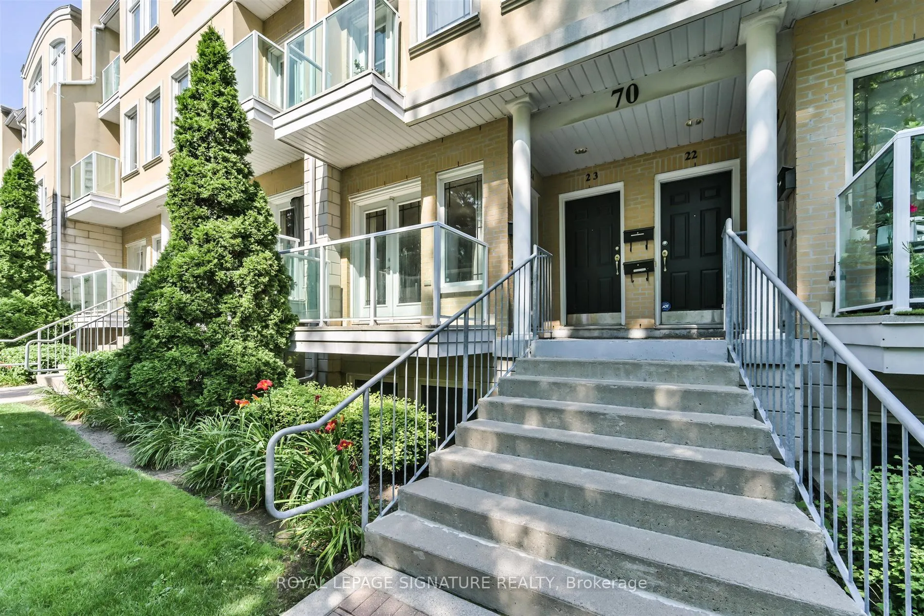 70 Byng Avenue #24