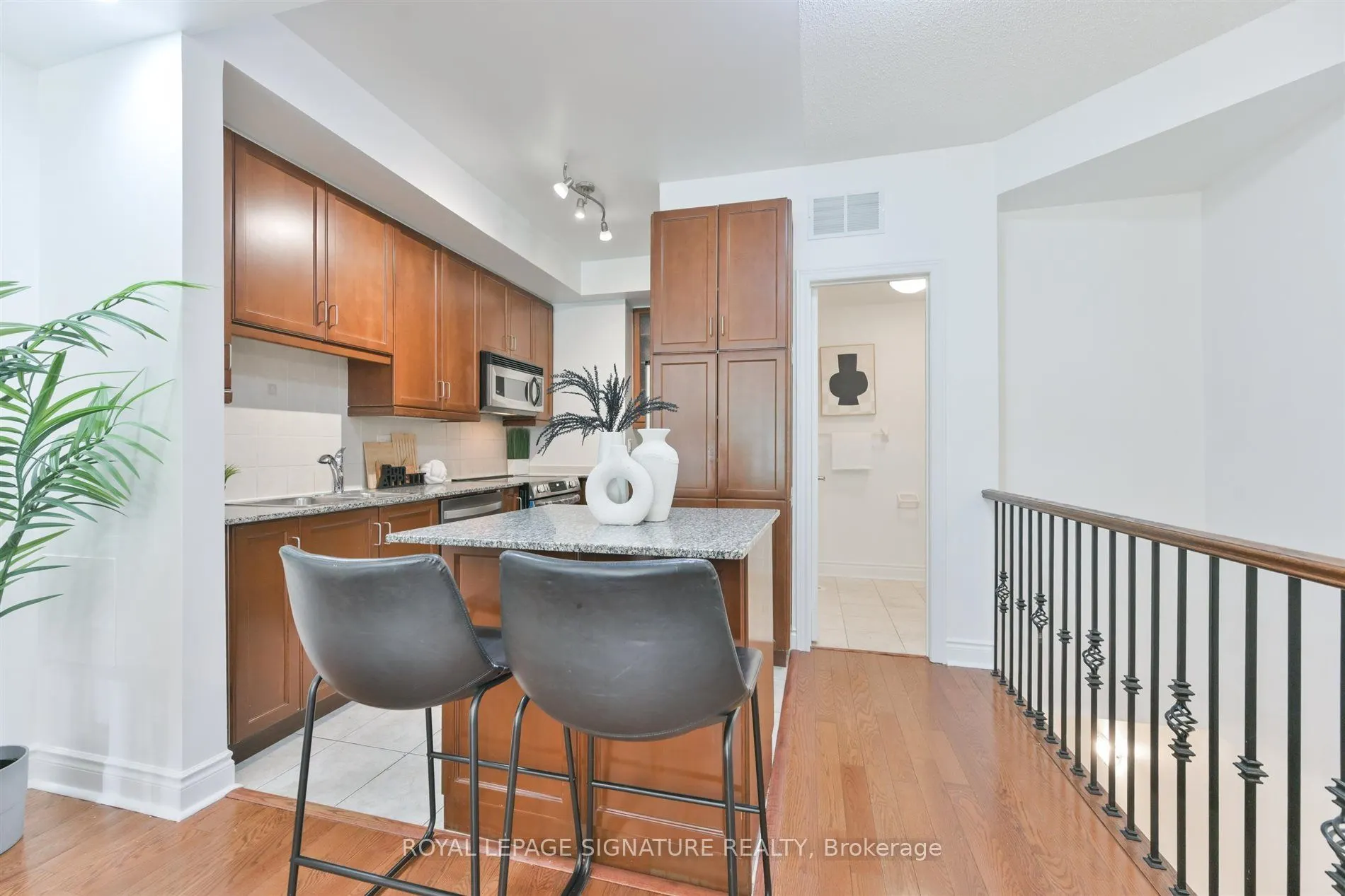 70 Byng Avenue #24