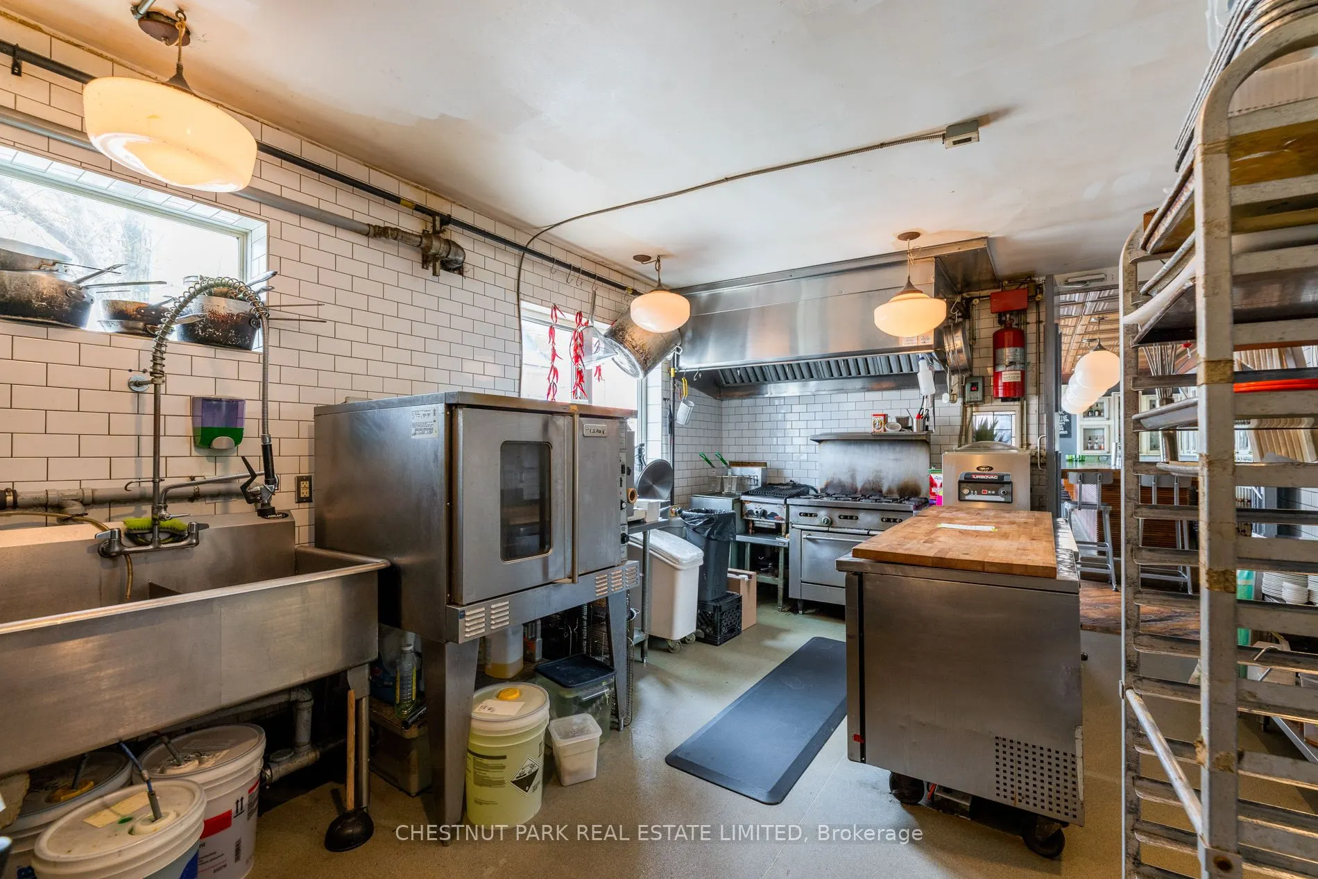 923 Dundas Street W