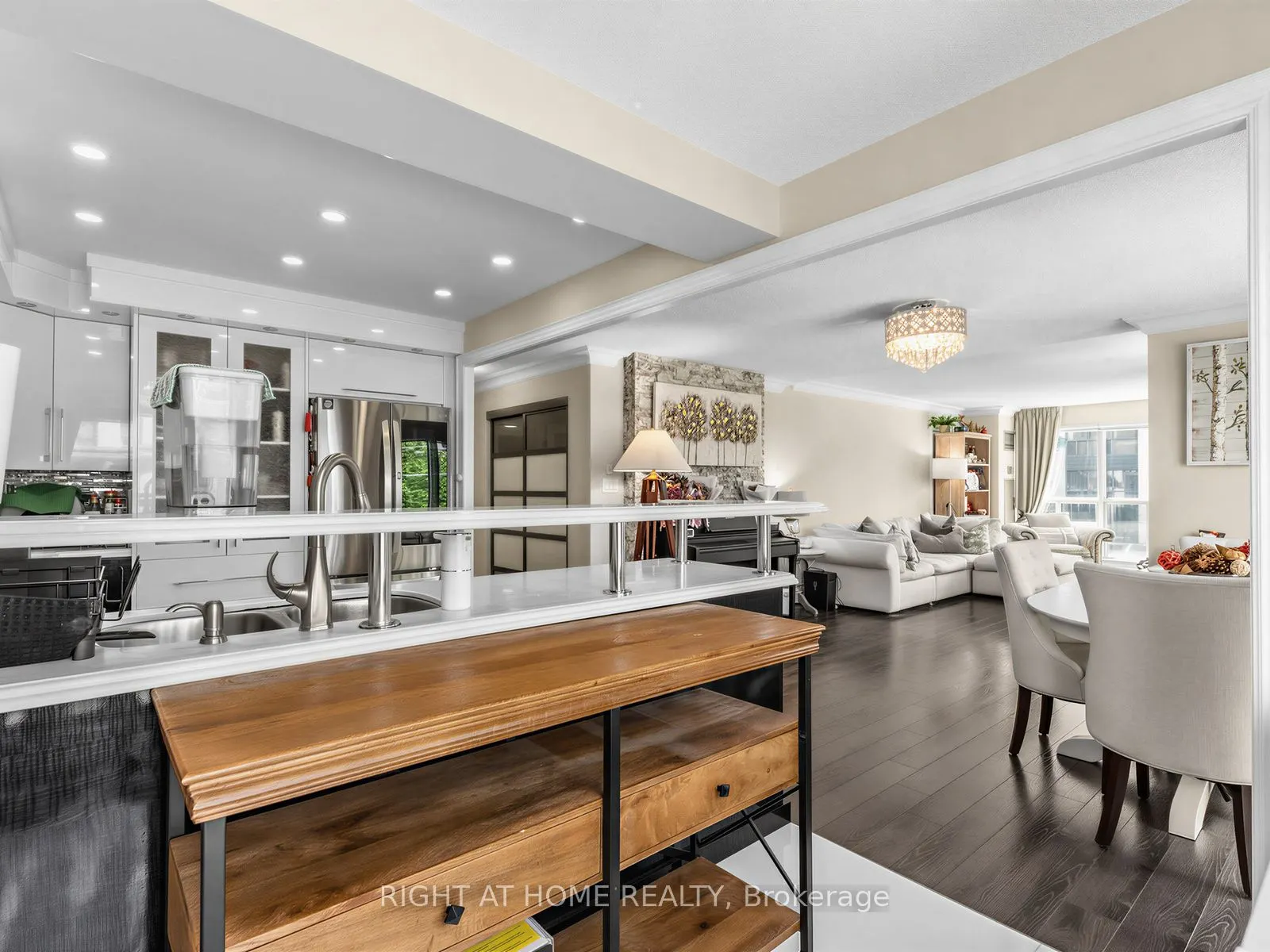 28 Hollywood Avenue #311