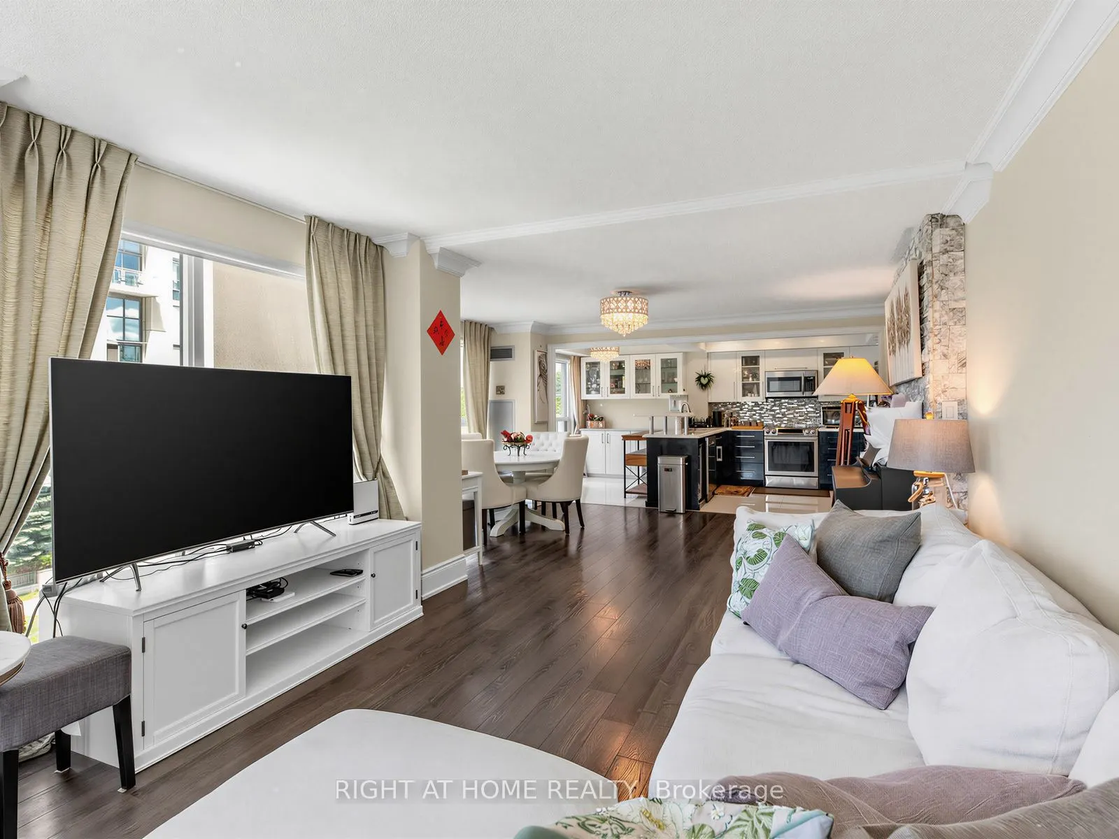 28 Hollywood Avenue #311