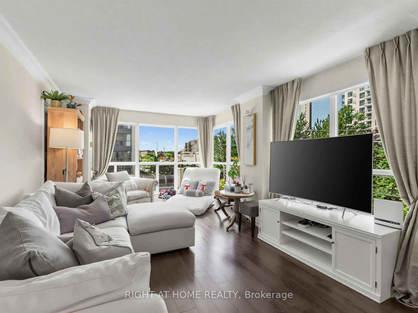 28 Hollywood Avenue #311