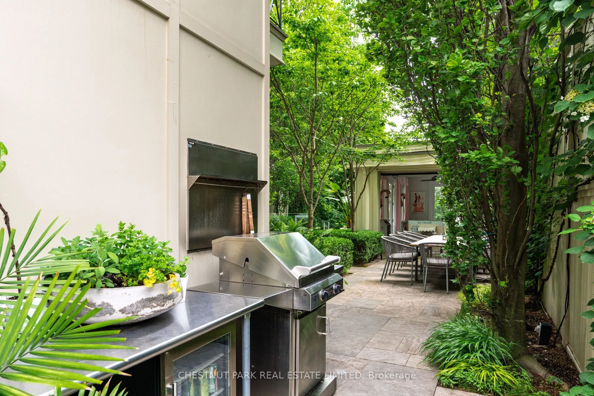 83 Binscarth Road