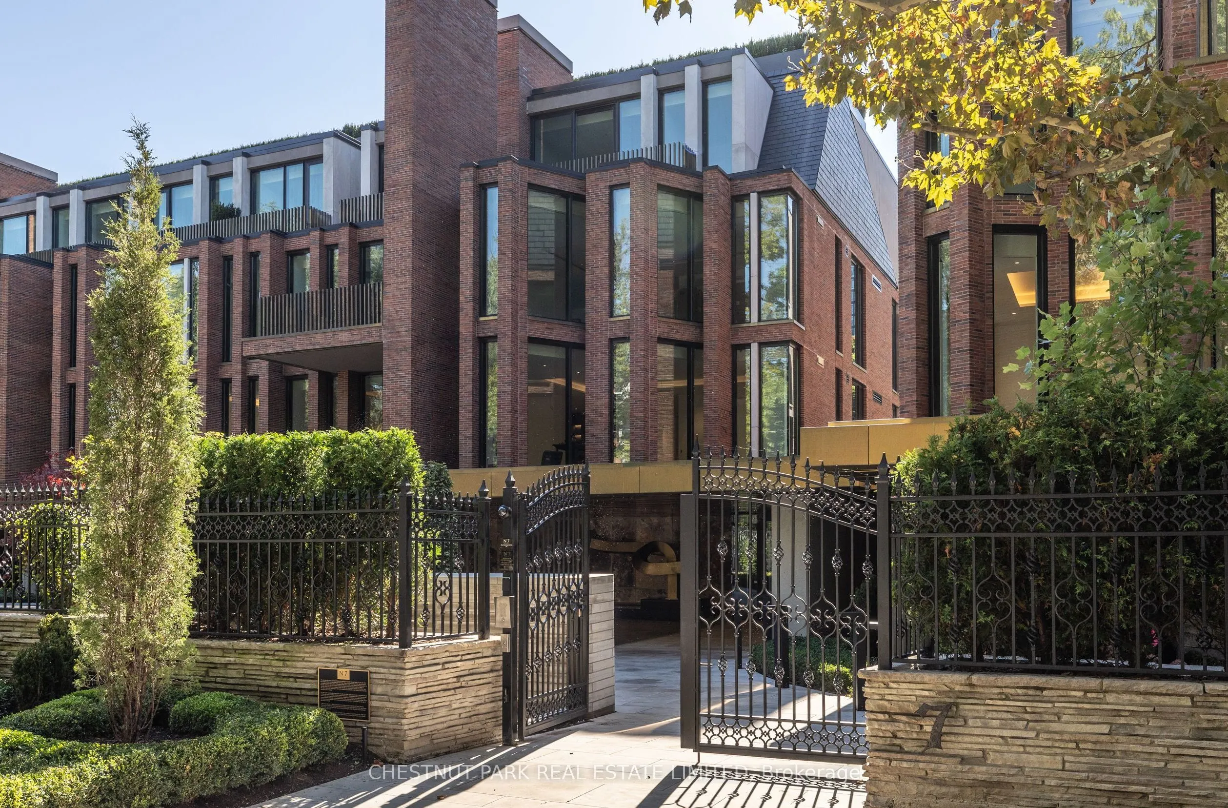 7 Dale Avenue #205