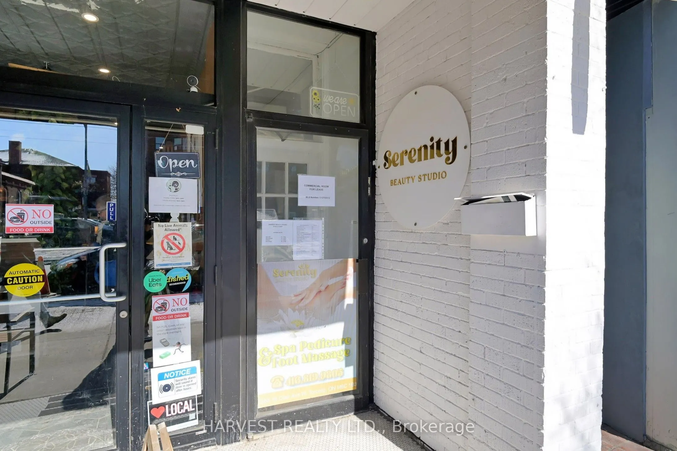728 St Clair Avenue W #2nd floor