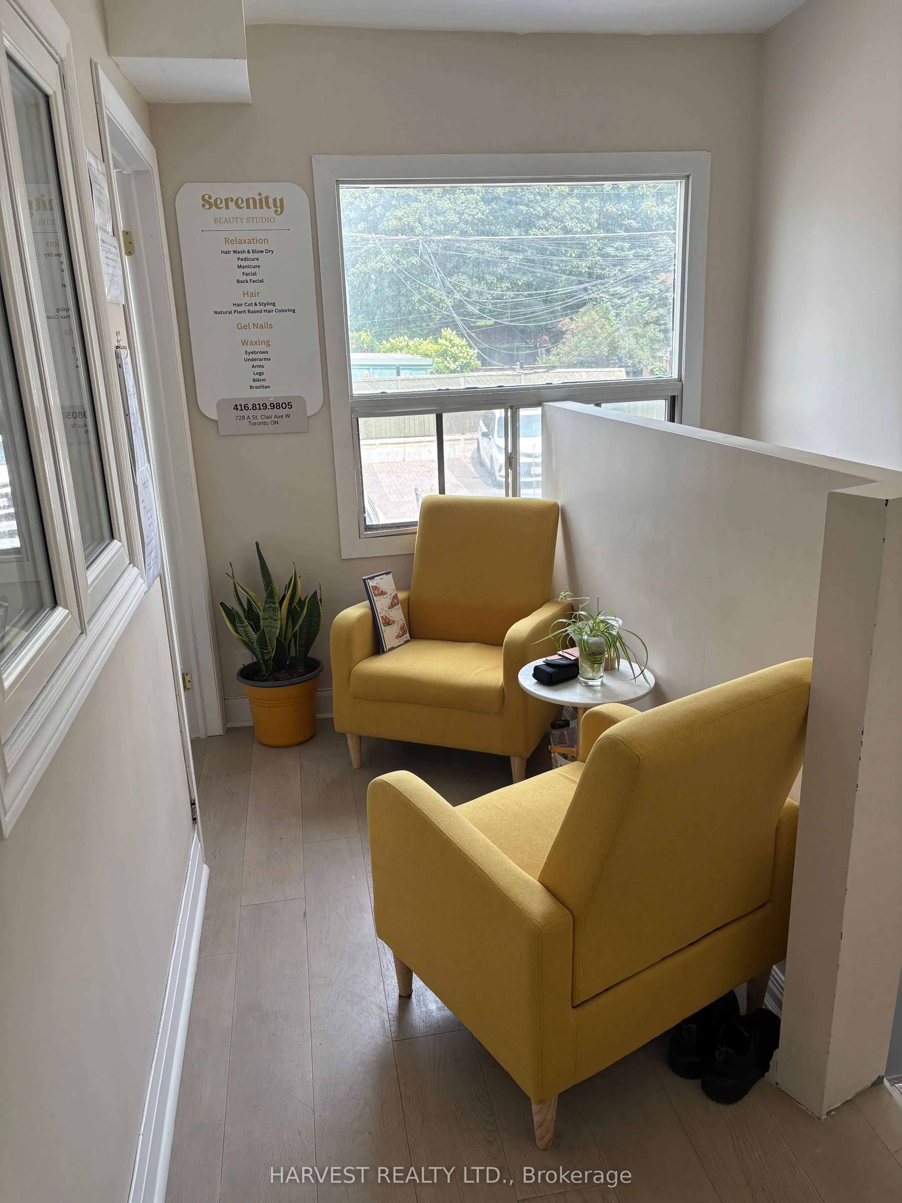 728 St Clair Avenue W #2nd floor