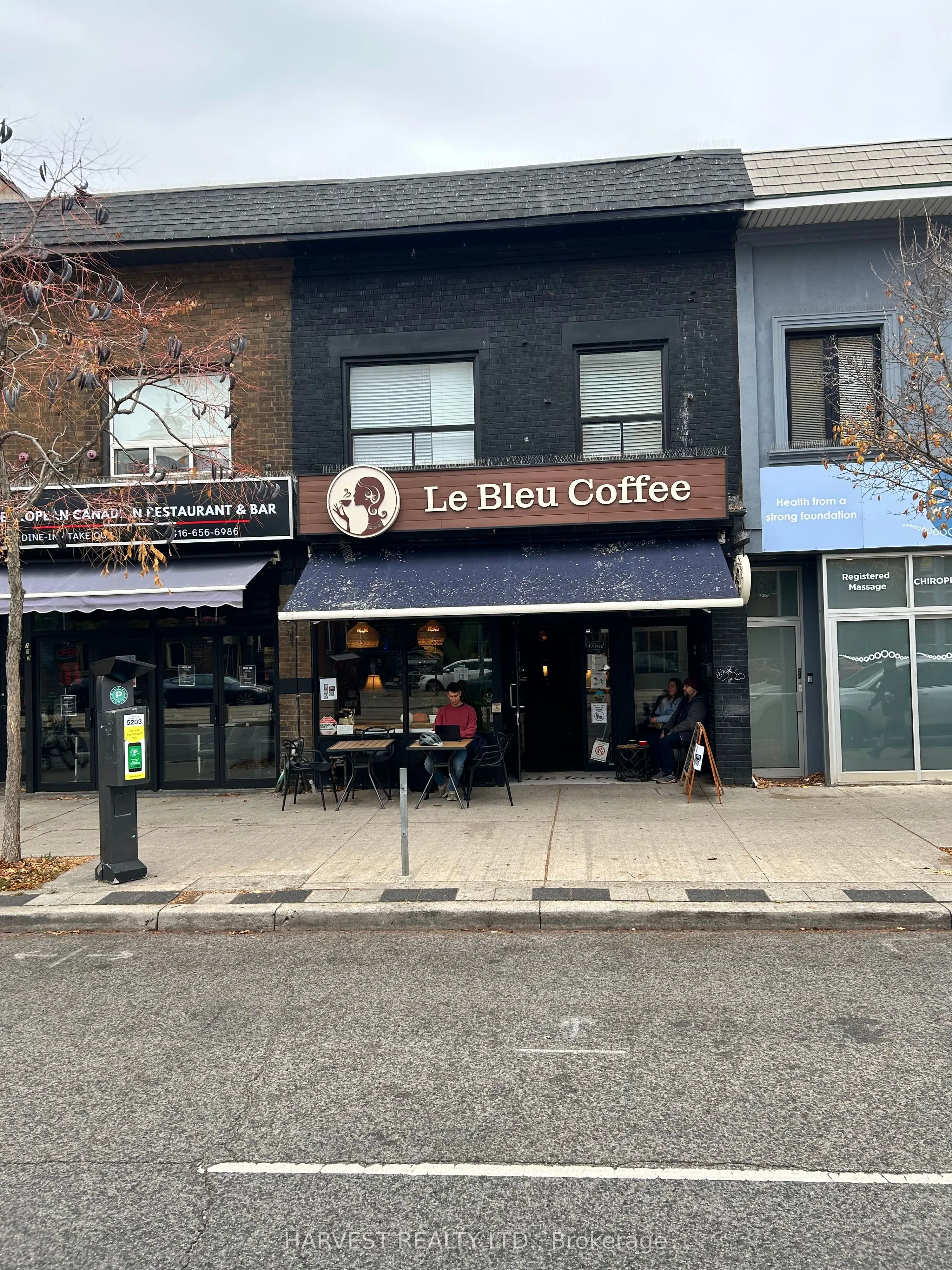 728 St Clair Avenue W #2nd floor