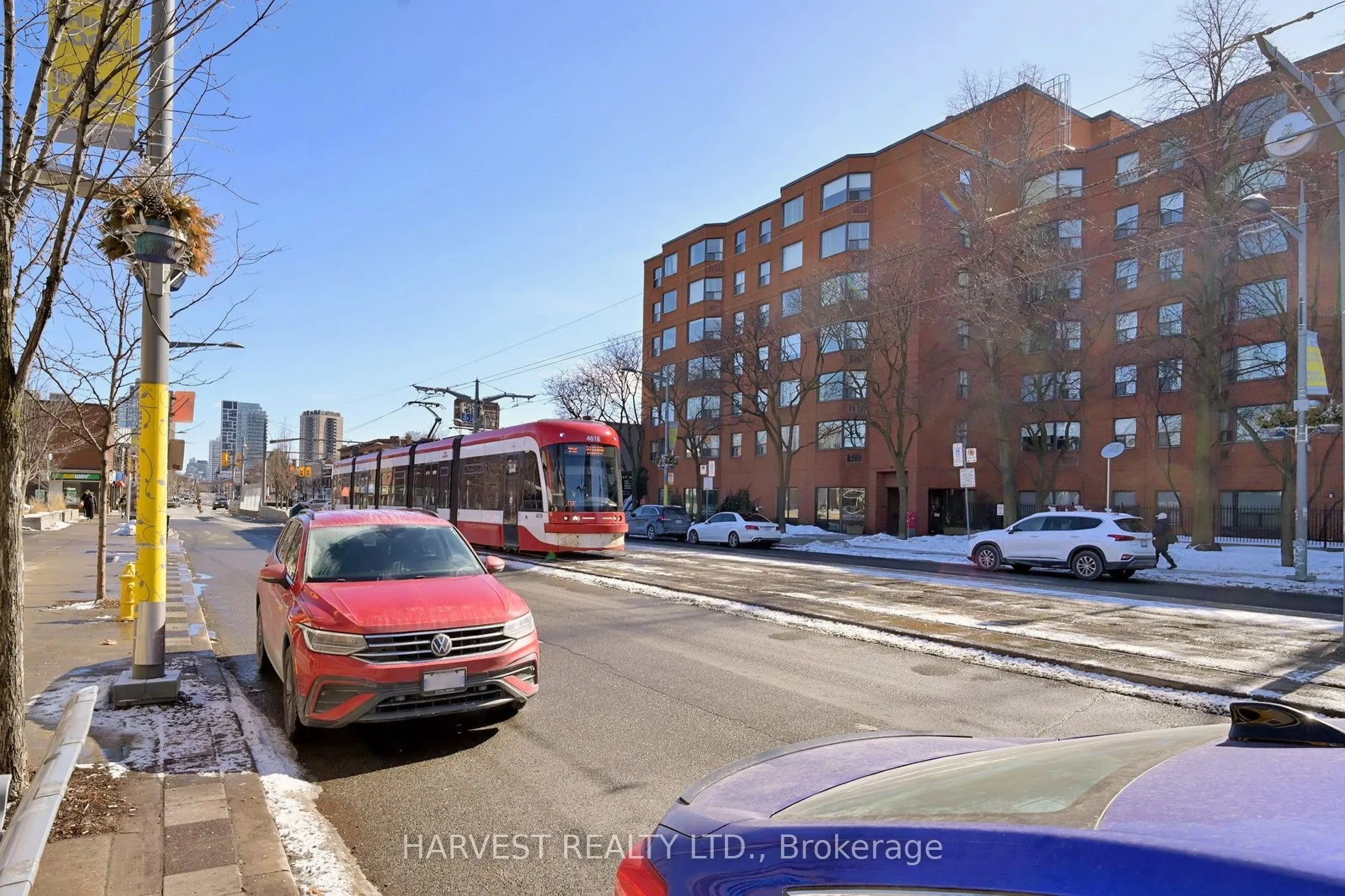 728 St Clair Avenue W #2nd floor