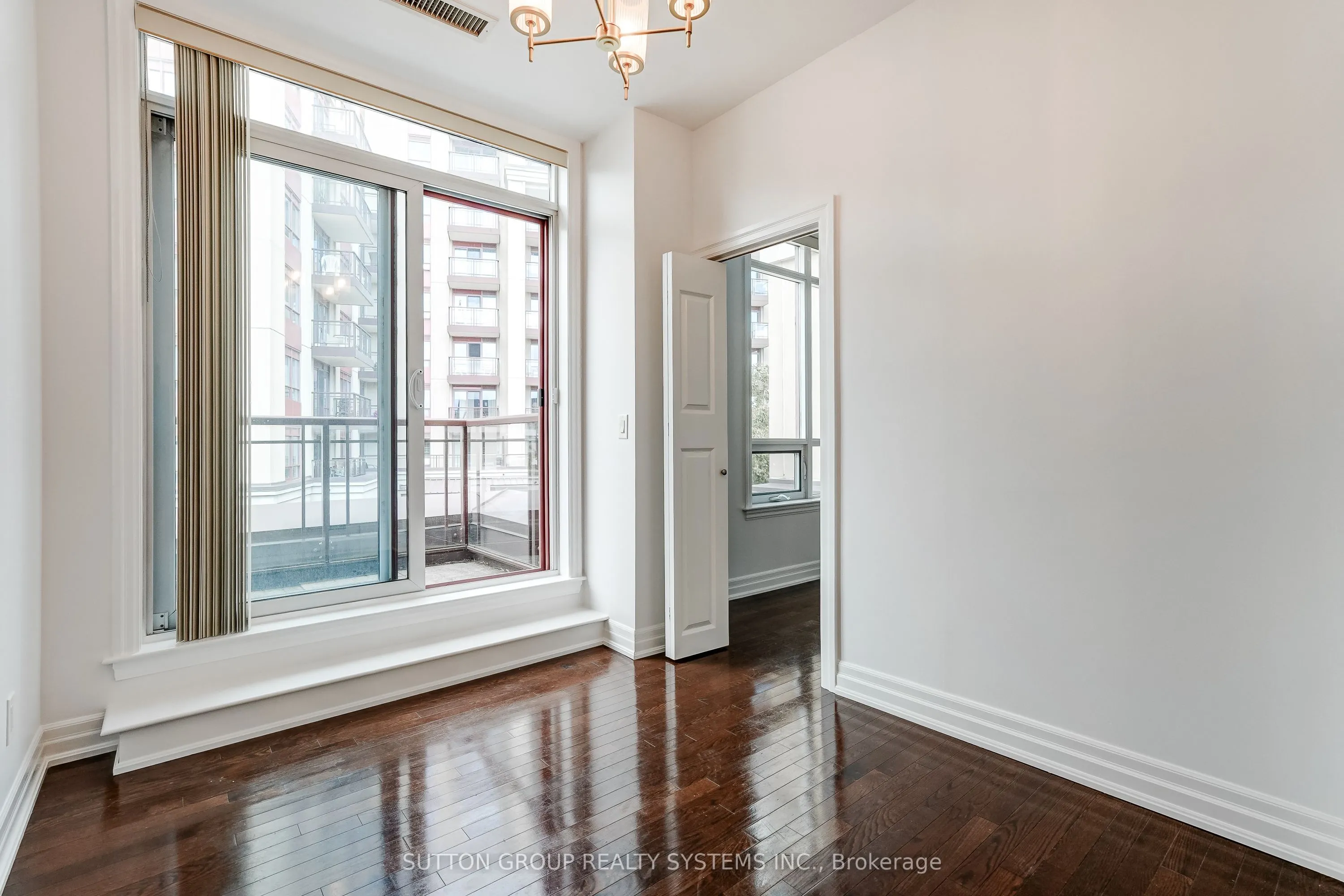 15 Rean Drive #408