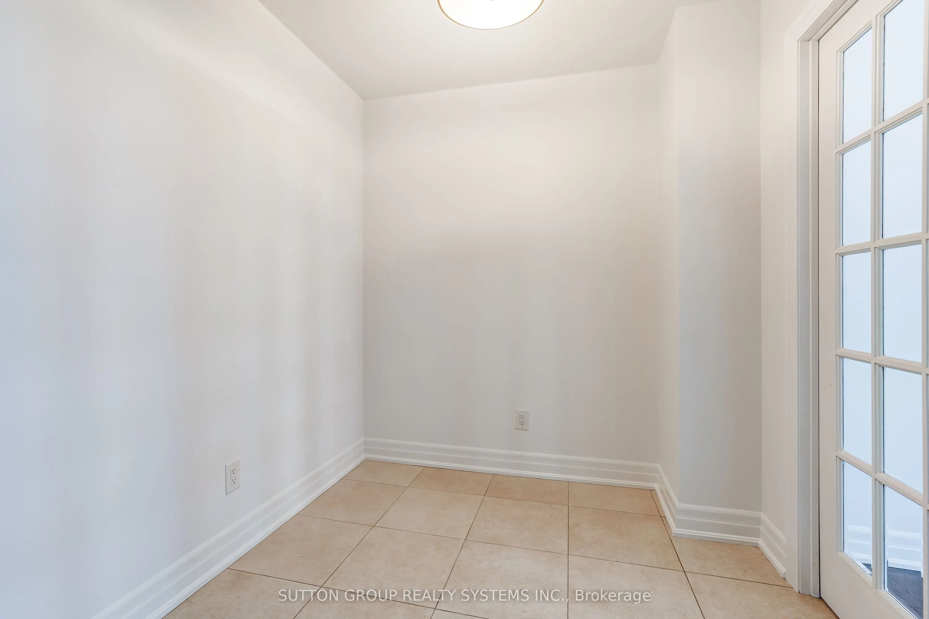 15 Rean Drive #408