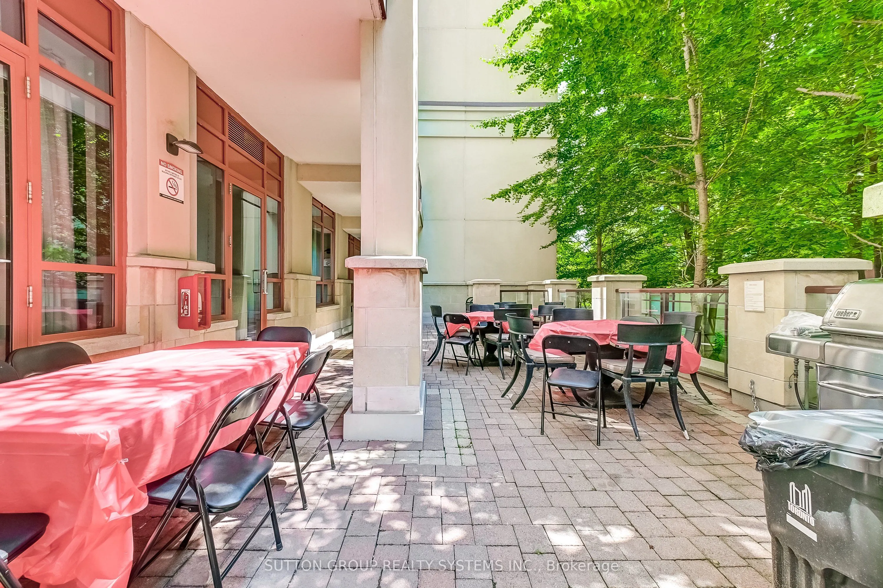 15 Rean Drive #408