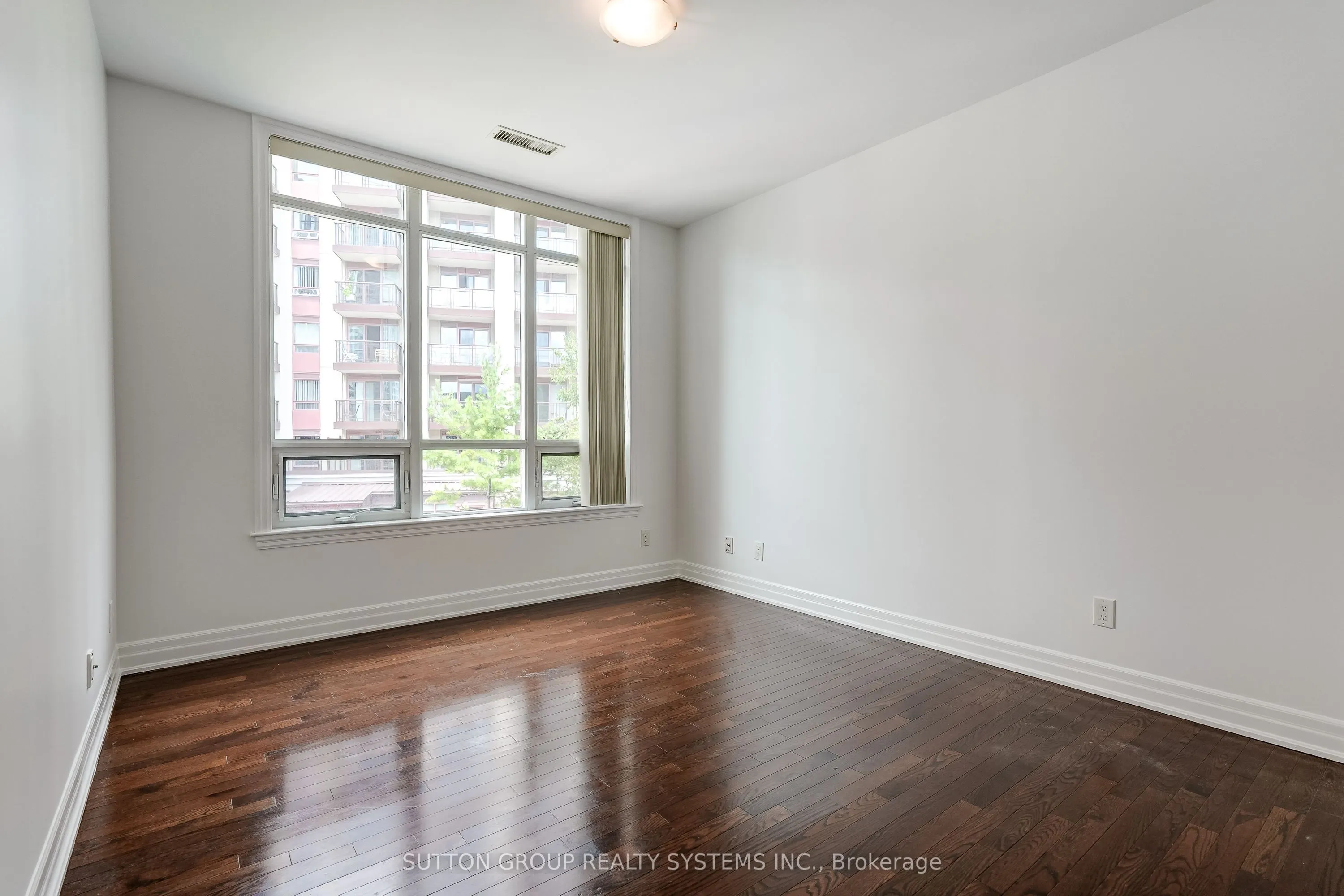 15 Rean Drive #408