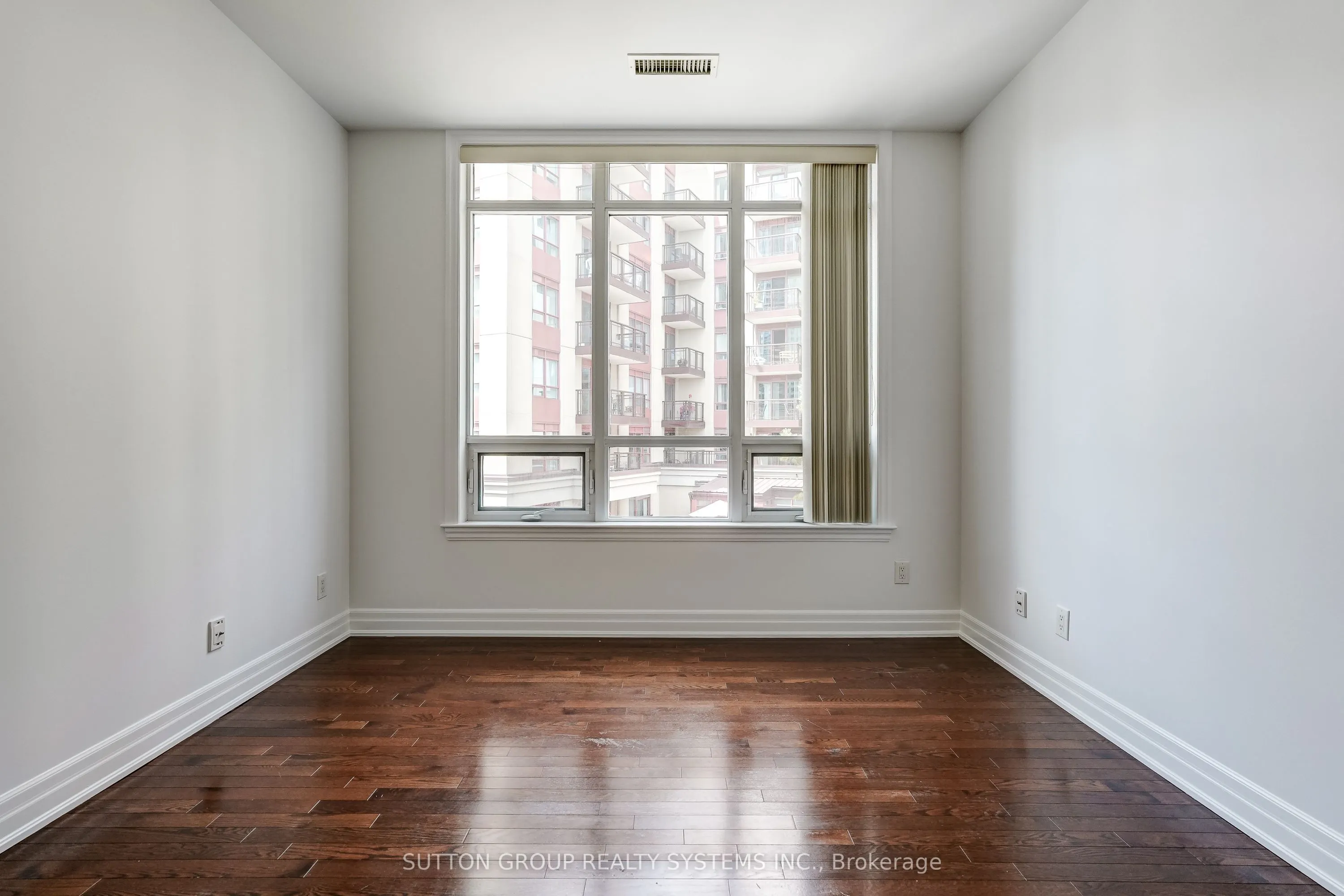 15 Rean Drive #408