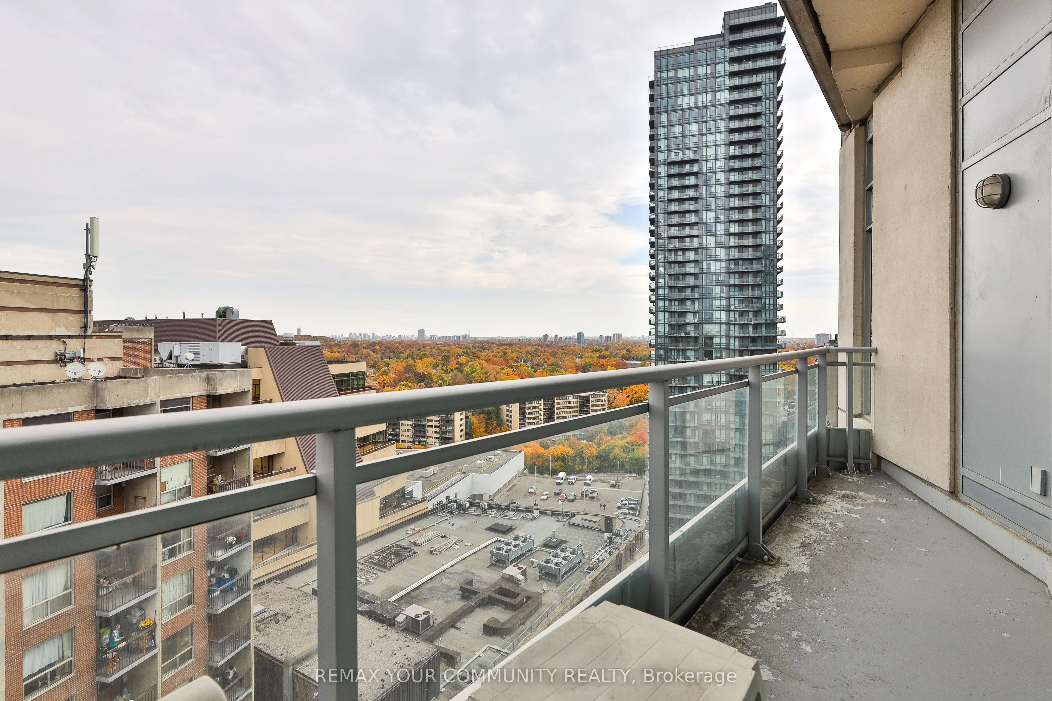 8 Scollard Street #Ph 201