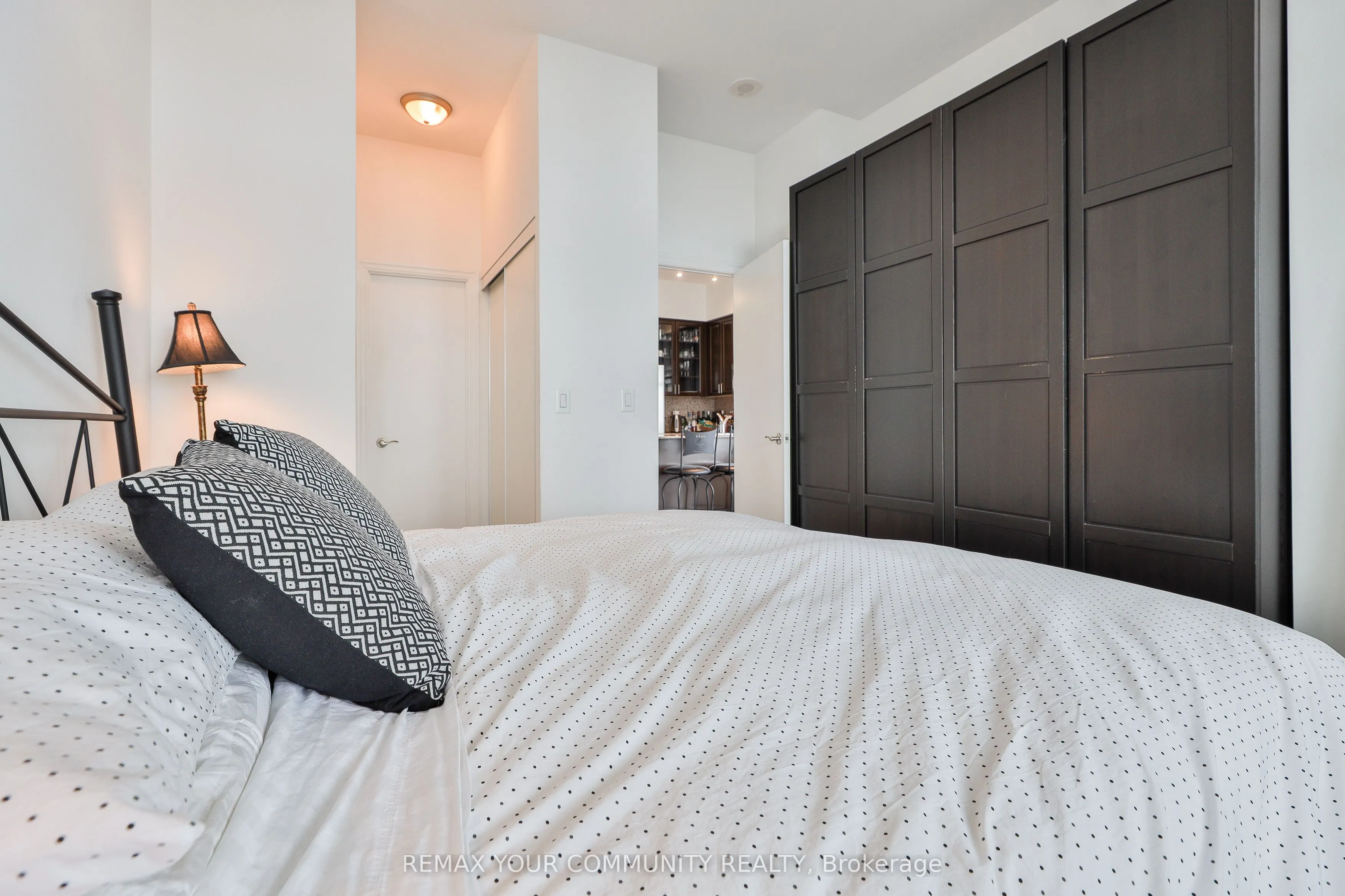 8 Scollard Street #Ph 201