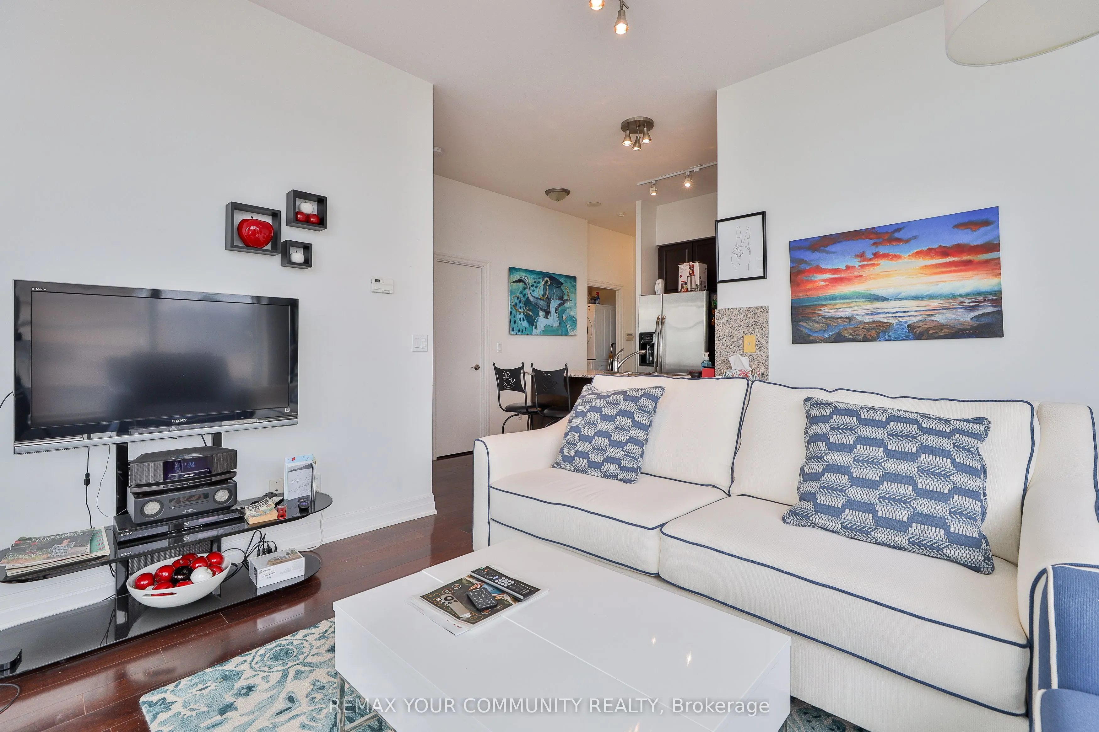 8 Scollard Street #Ph 201